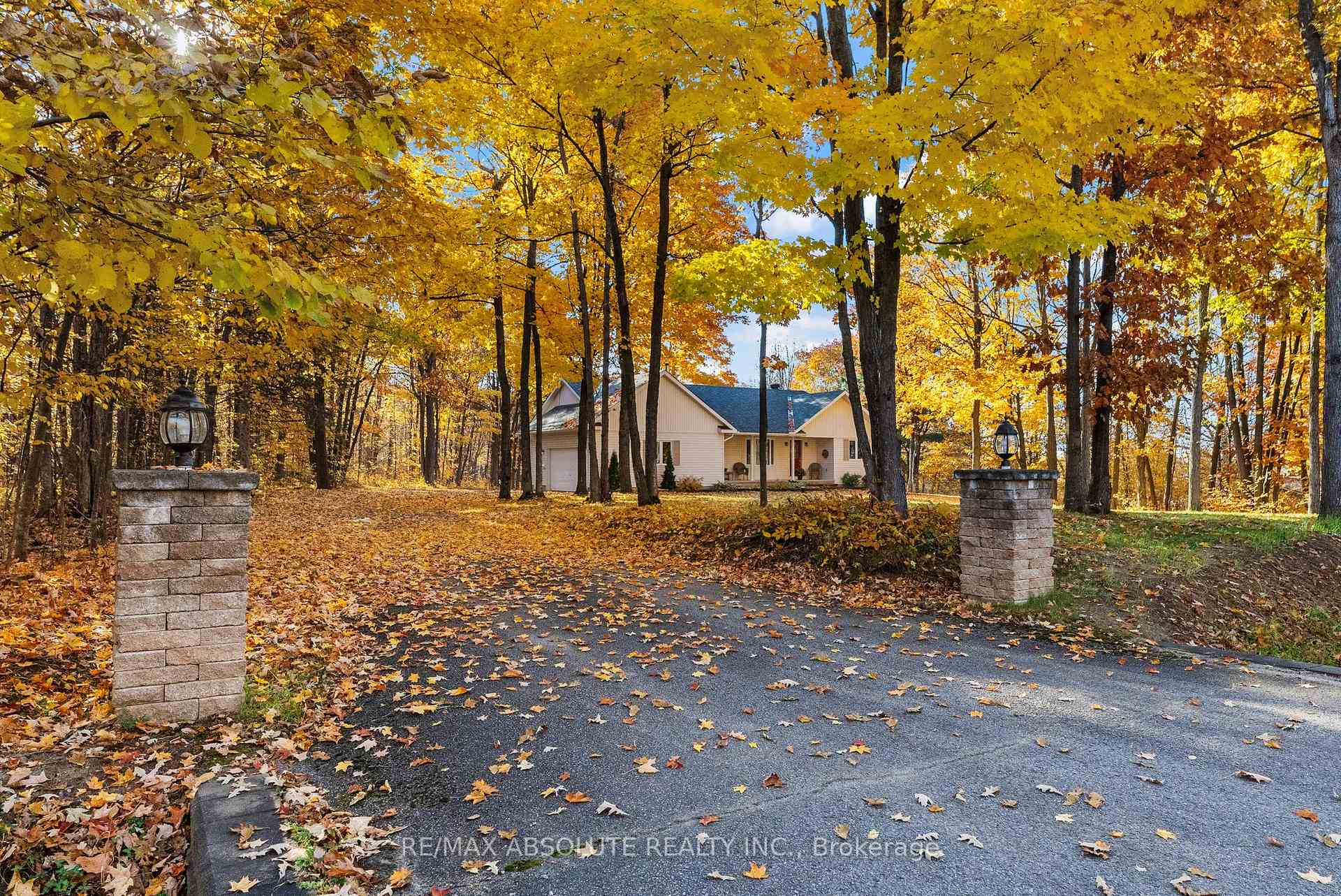 Photo 27 of 123 Woodridge Crescent, McNab/Braeside, Mcnab/Braeside Twps — HOMEH