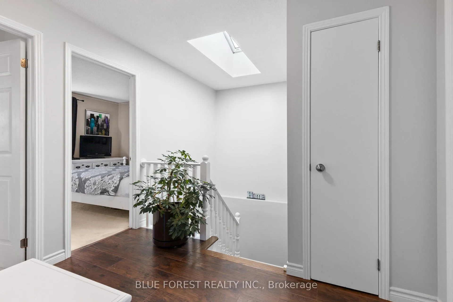 Photo 14 of 7 Fairchild Crescent, London, South X — HOMEH