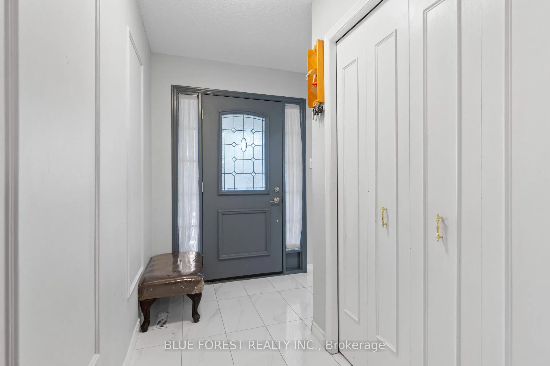 Photo 36 of 7 Fairchild Crescent, London, South X — HOMEH
