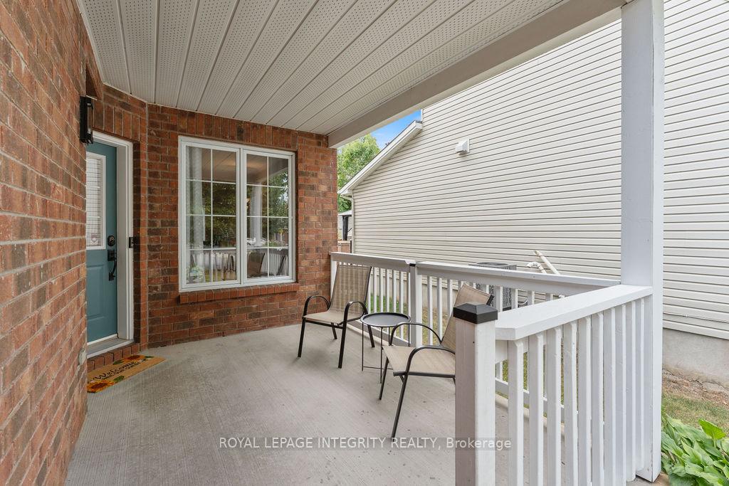 Photo 2 of 105 Bishops Mills Way, Ottawa, Kanata - Beaverbrook — HOMEH