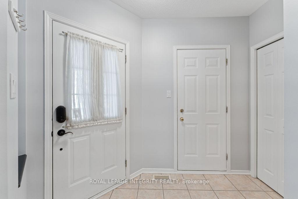 Photo 4 of 105 Bishops Mills Way, Ottawa, Kanata - Beaverbrook — HOMEH