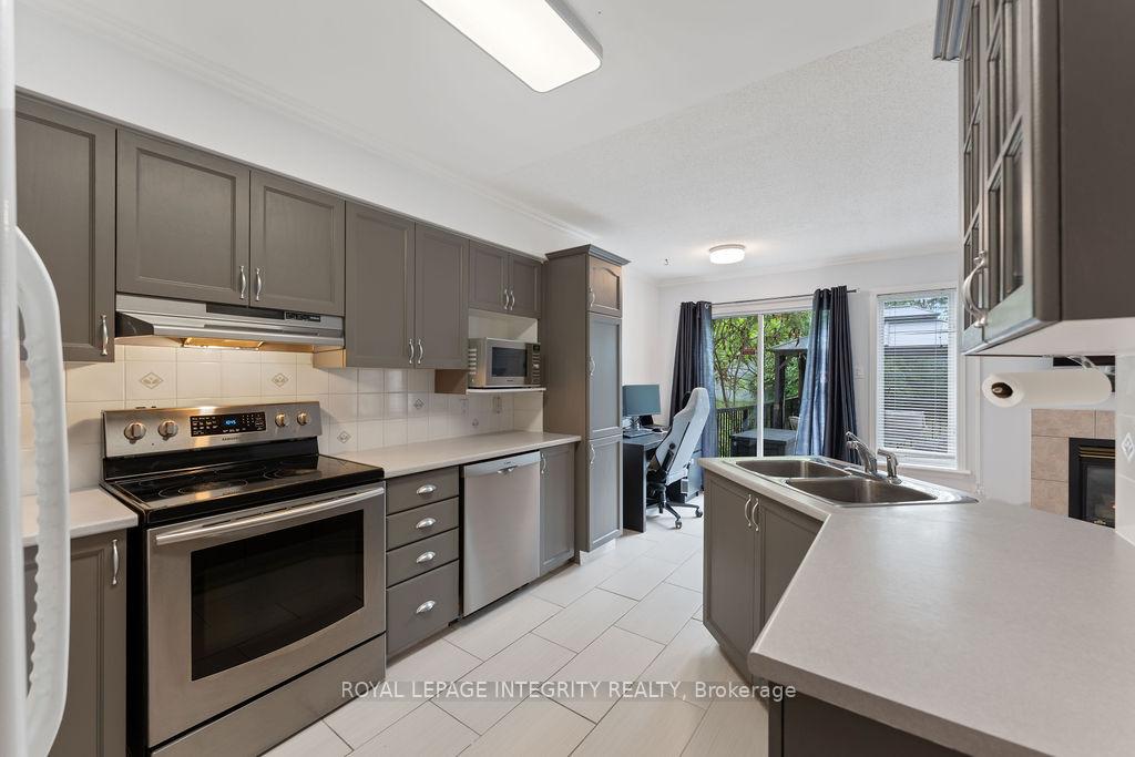 Photo 10 of 105 Bishops Mills Way, Ottawa, Kanata - Beaverbrook — HOMEH