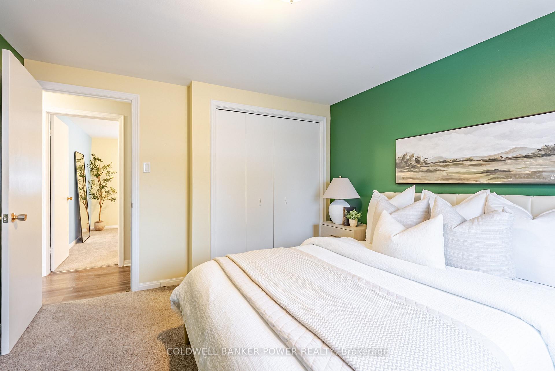 Photo 18 of 29 Nottinghill Crescent, London, South M — HOMEH