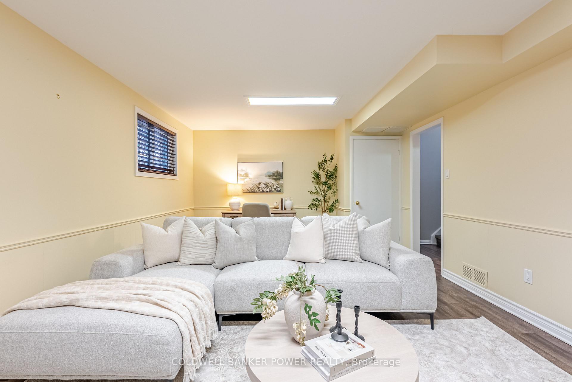 Photo 23 of 29 Nottinghill Crescent, London, South M — HOMEH