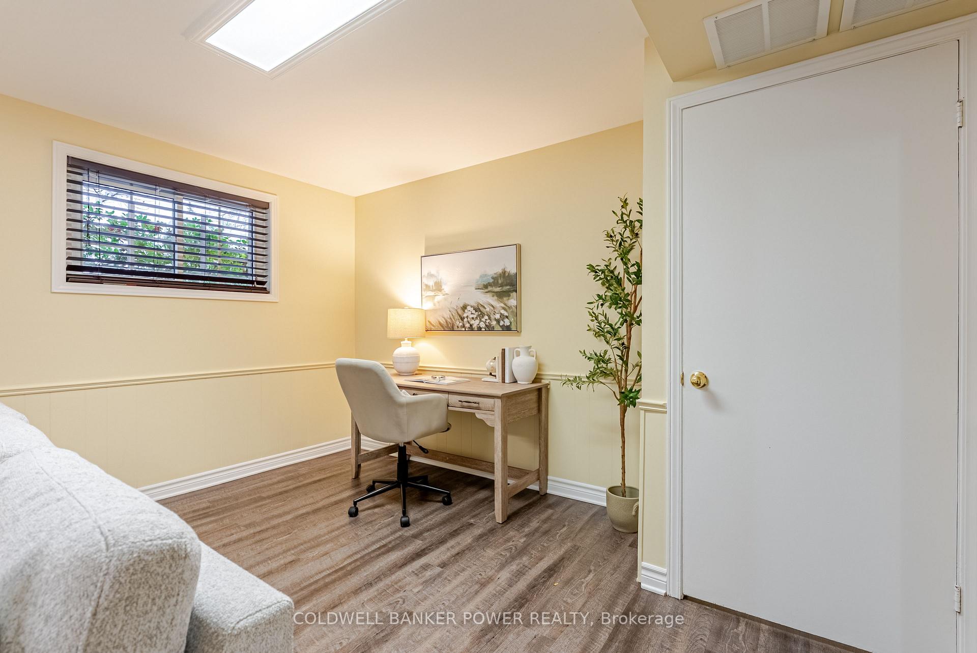 Photo 24 of 29 Nottinghill Crescent, London, South M — HOMEH