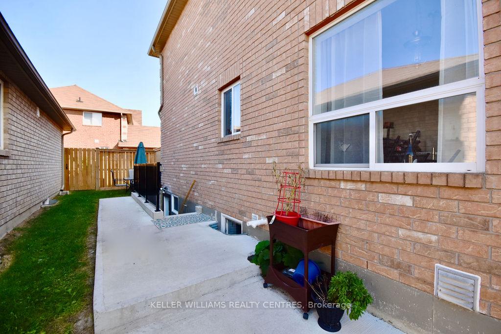 Photo 2 of 1289 Lowrie Street, Innisfil, Alcona — HOMEH