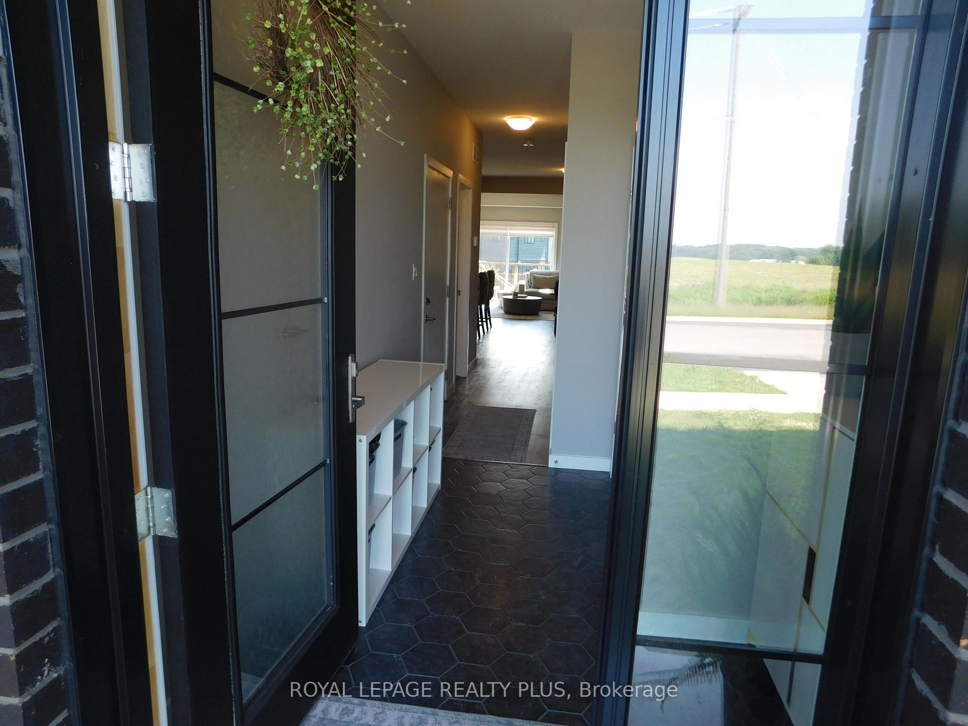Photo 6 of 612 Caryndale Drive, Kitchener — HOMEH