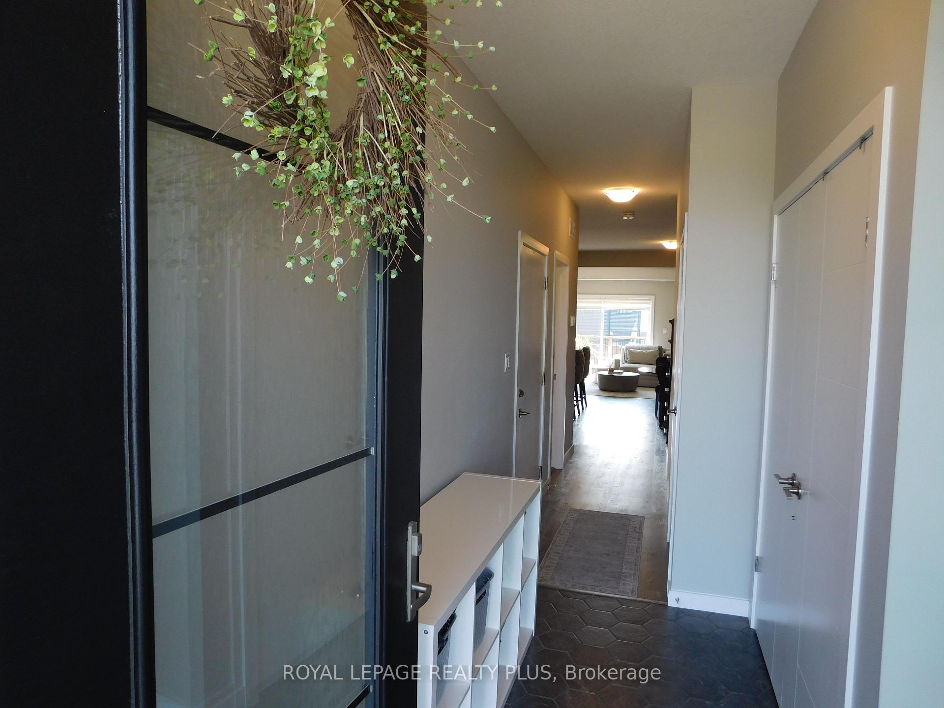 Photo 8 of 612 Caryndale Drive, Kitchener — HOMEH