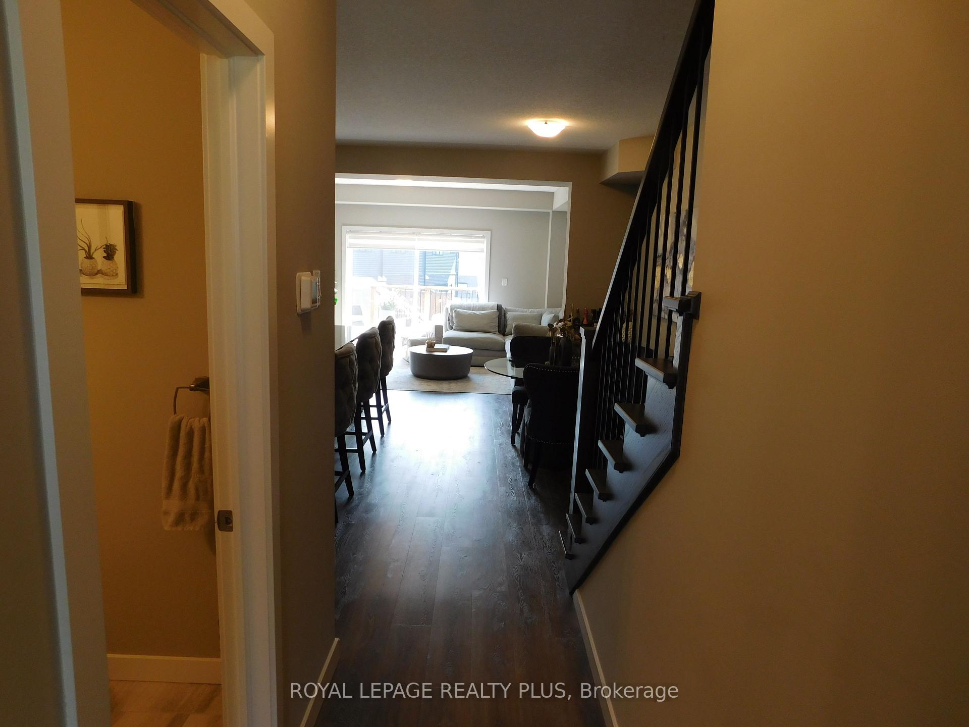 Photo 9 of 612 Caryndale Drive, Kitchener — HOMEH