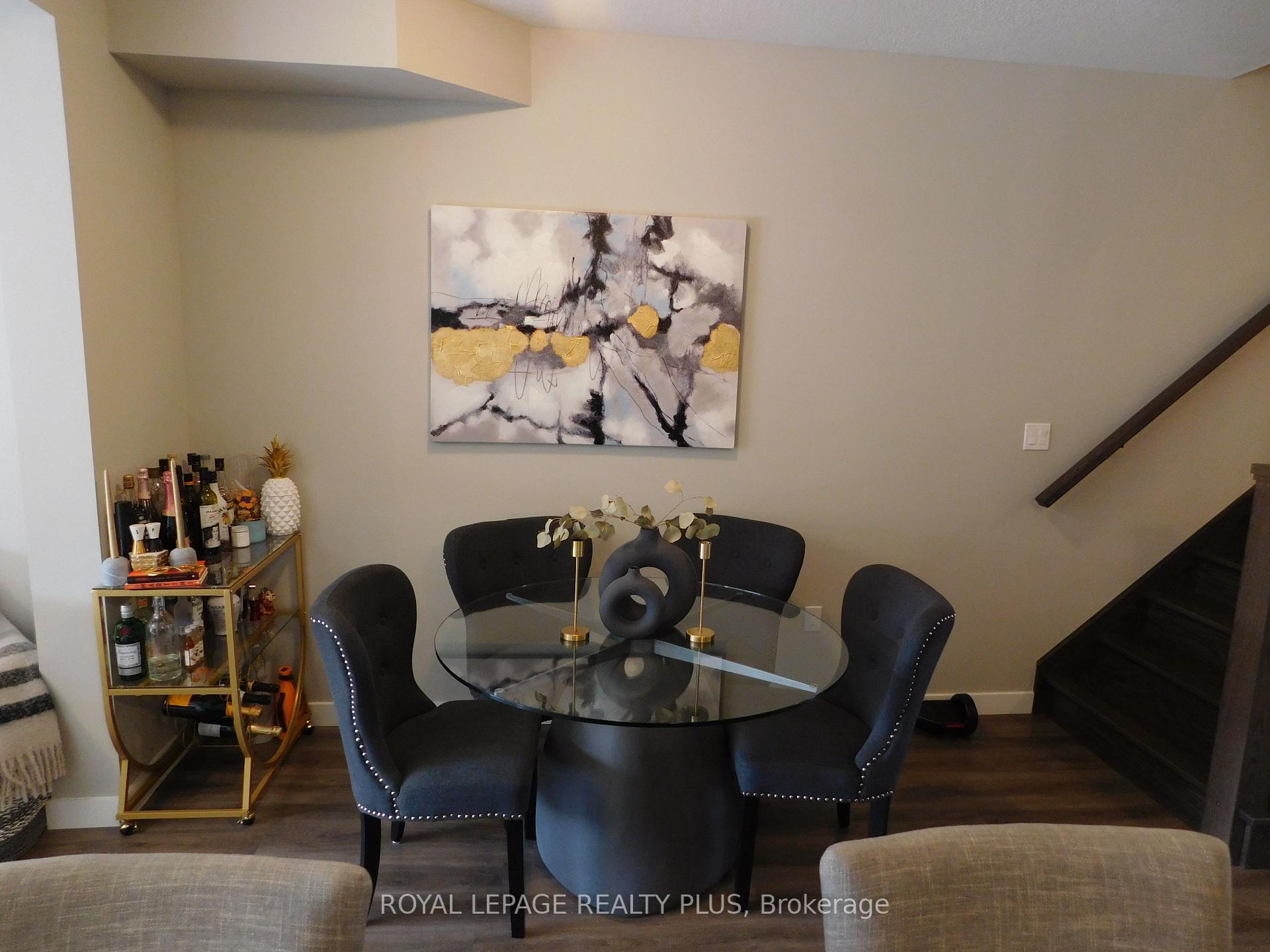 Photo 13 of 612 Caryndale Drive, Kitchener — HOMEH