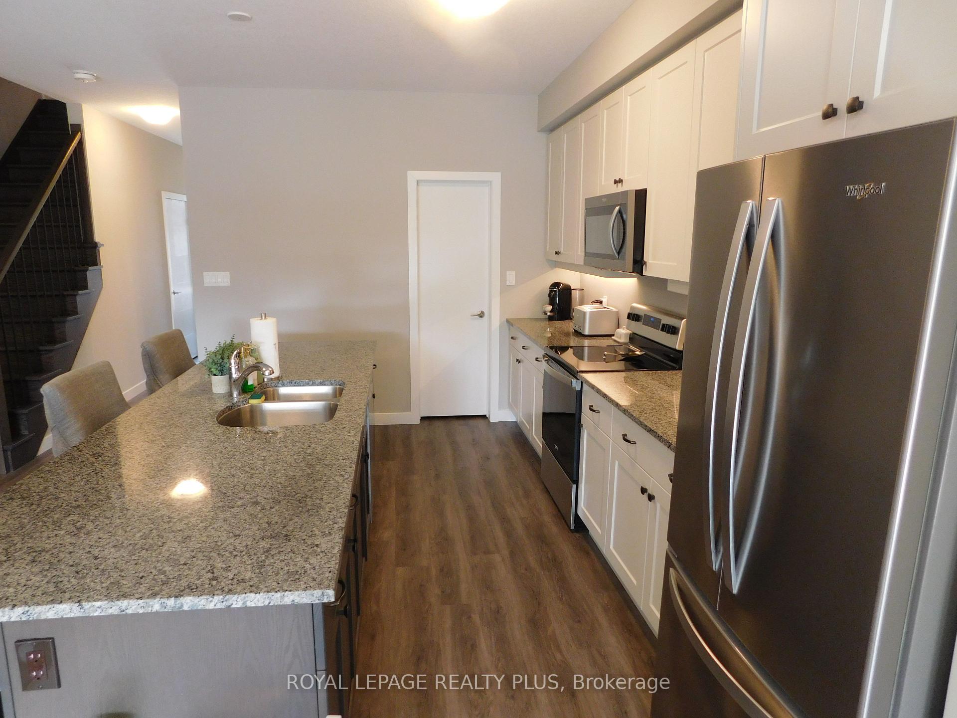 Photo 17 of 612 Caryndale Drive, Kitchener — HOMEH