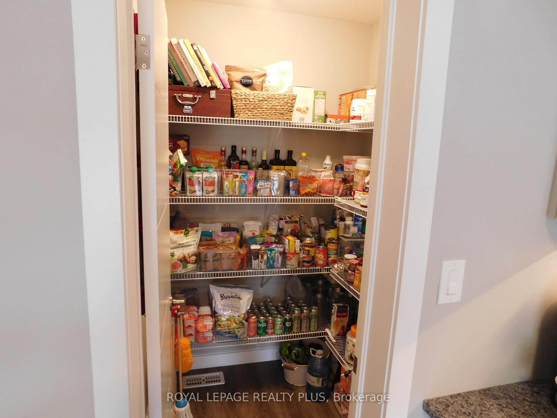 Photo 18 of 612 Caryndale Drive, Kitchener — HOMEH