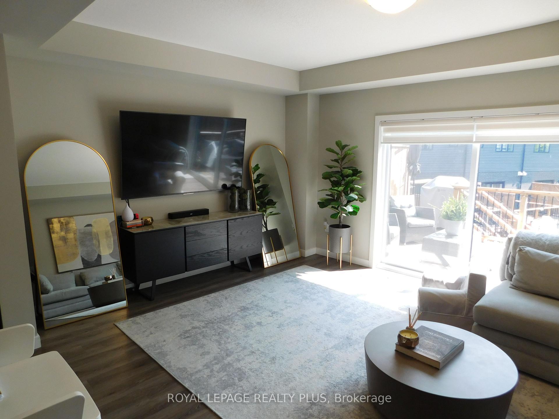 Photo 19 of 612 Caryndale Drive, Kitchener — HOMEH
