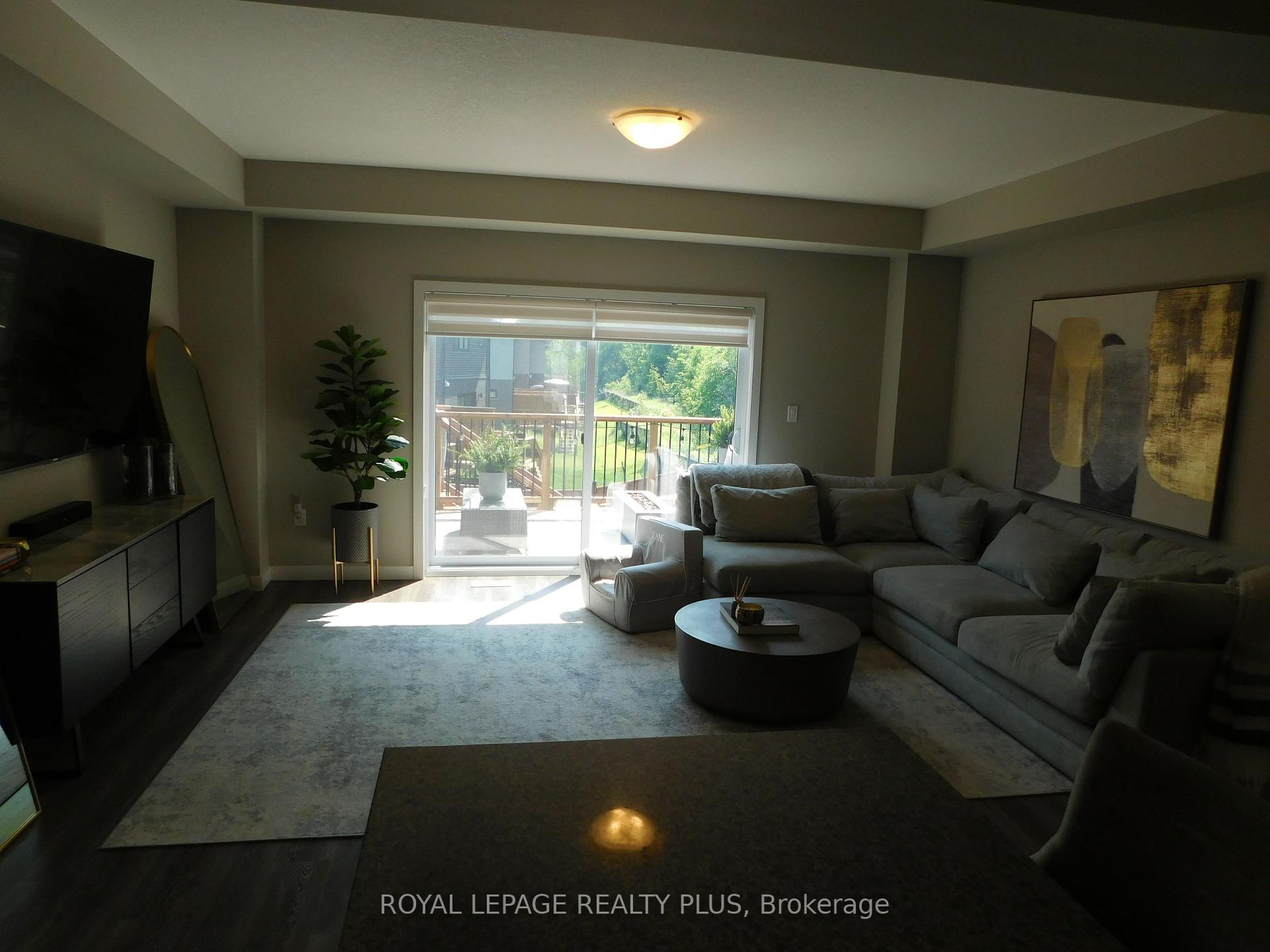 Photo 23 of 612 Caryndale Drive, Kitchener — HOMEH