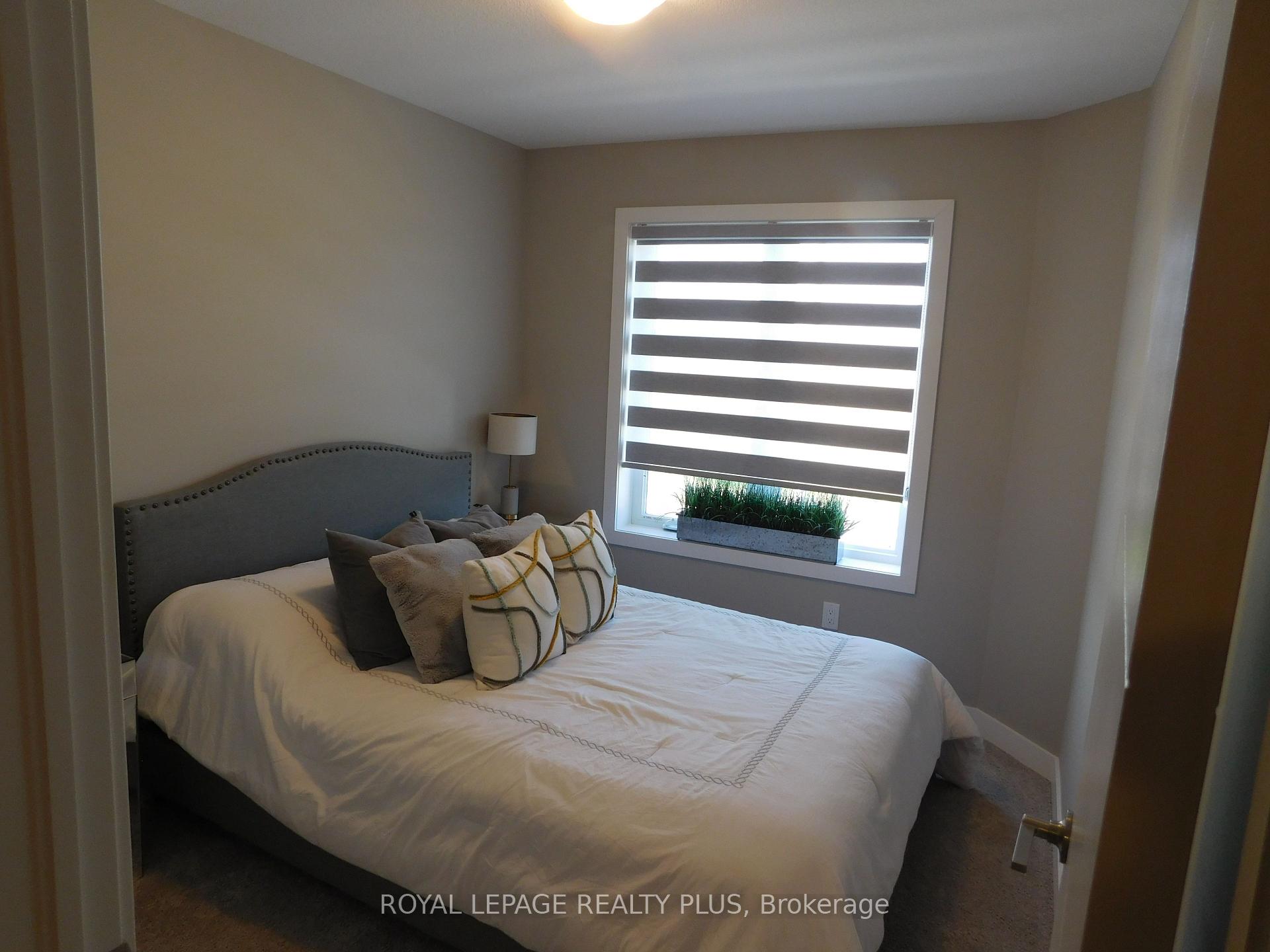 Photo 24 of 612 Caryndale Drive, Kitchener — HOMEH