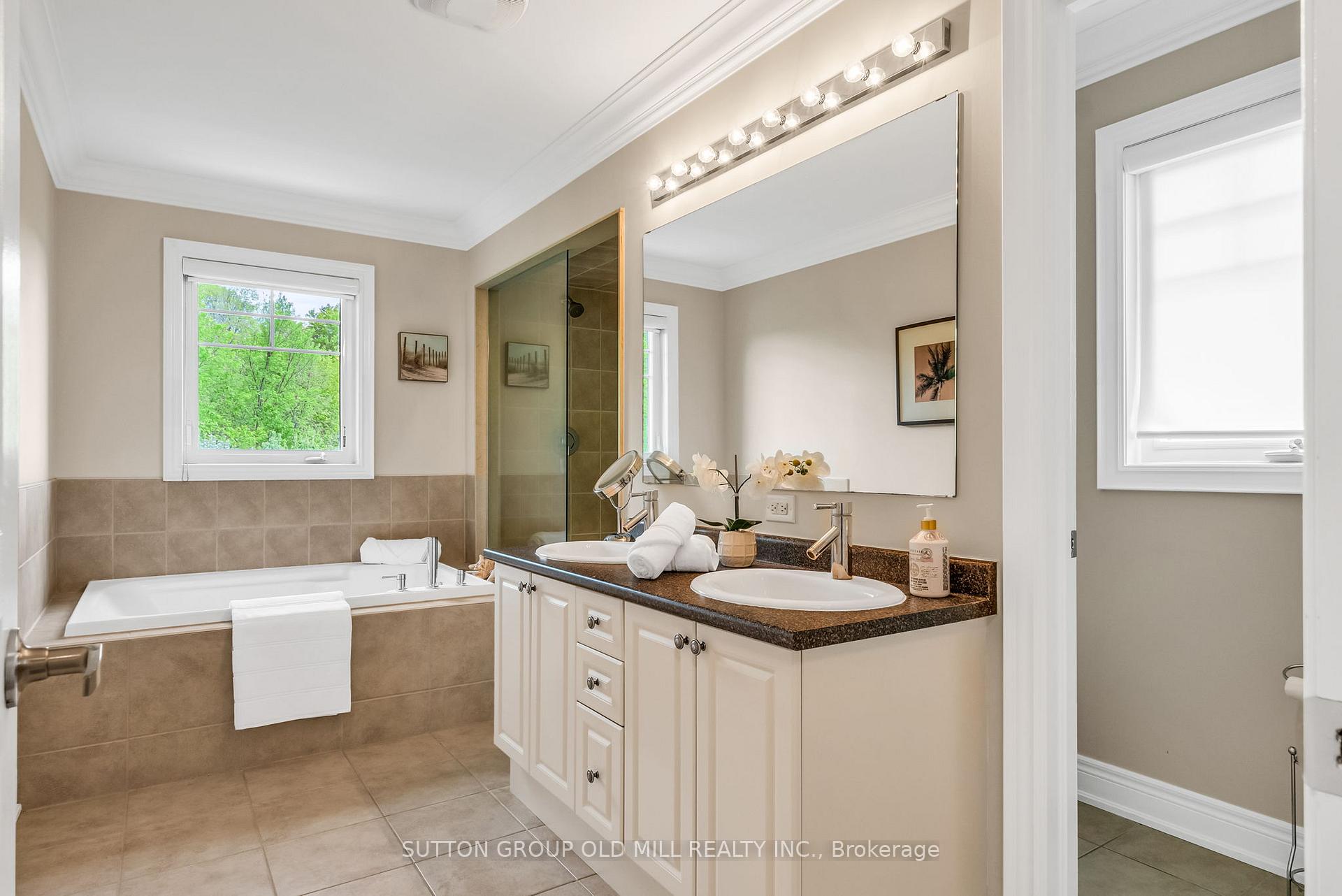 Photo 19 of 28 Wedgeport Court, King, Nobleton — HOMEH