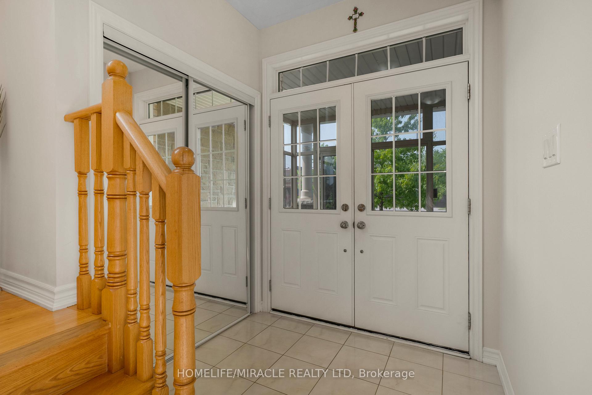 Photo 5 of 2215 Dawson Crescent, Innisfil, Alcona — HOMEH