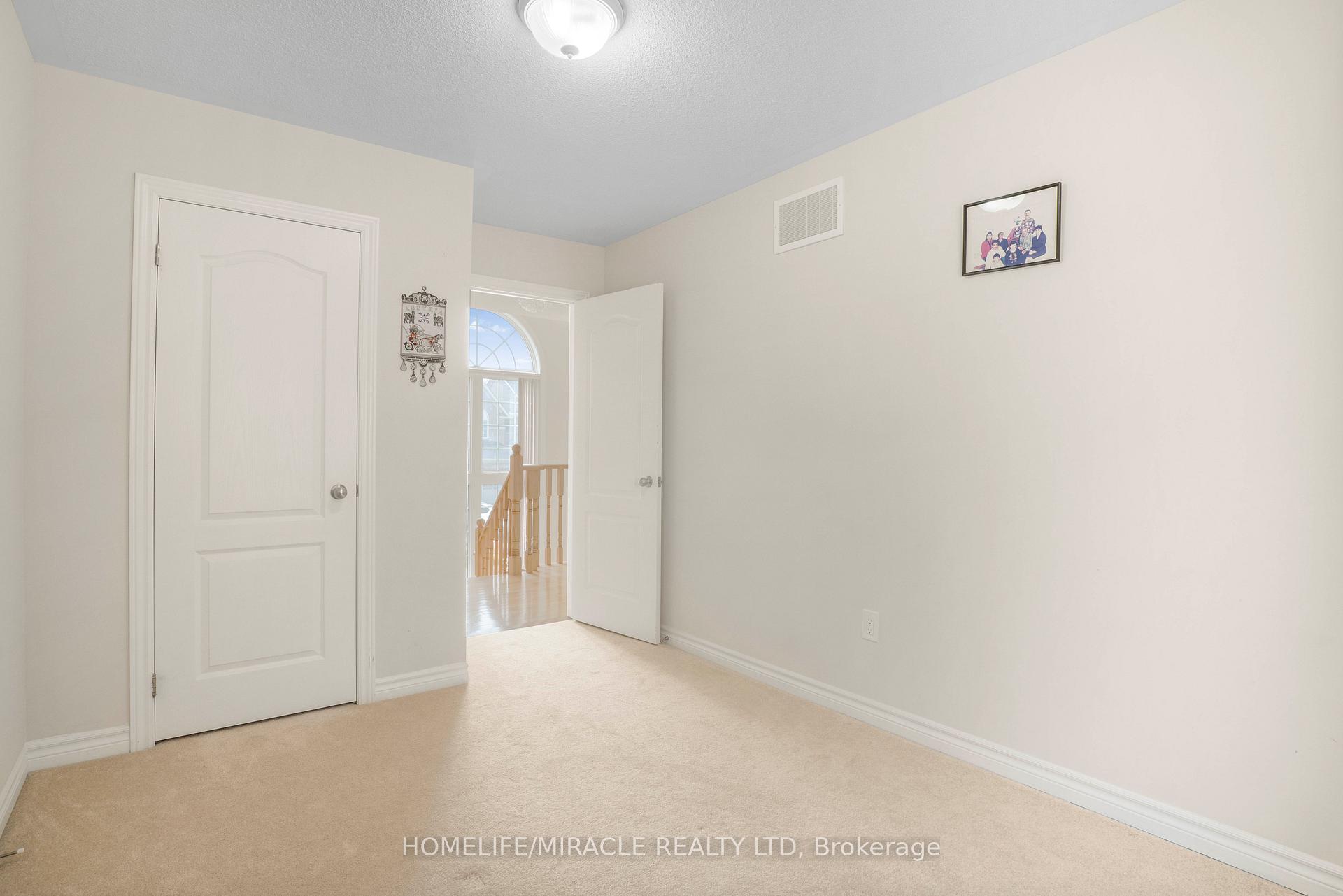 Photo 25 of 2215 Dawson Crescent, Innisfil, Alcona — HOMEH