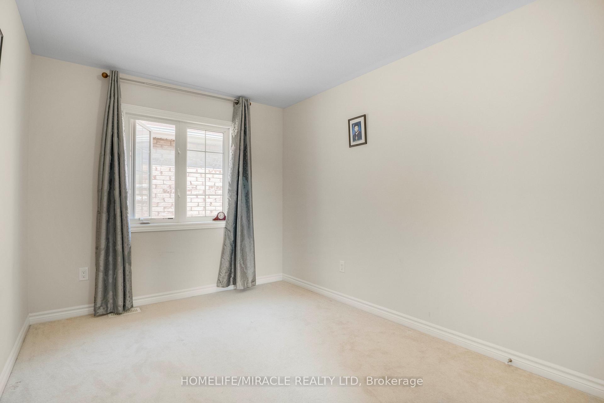 Photo 26 of 2215 Dawson Crescent, Innisfil, Alcona — HOMEH