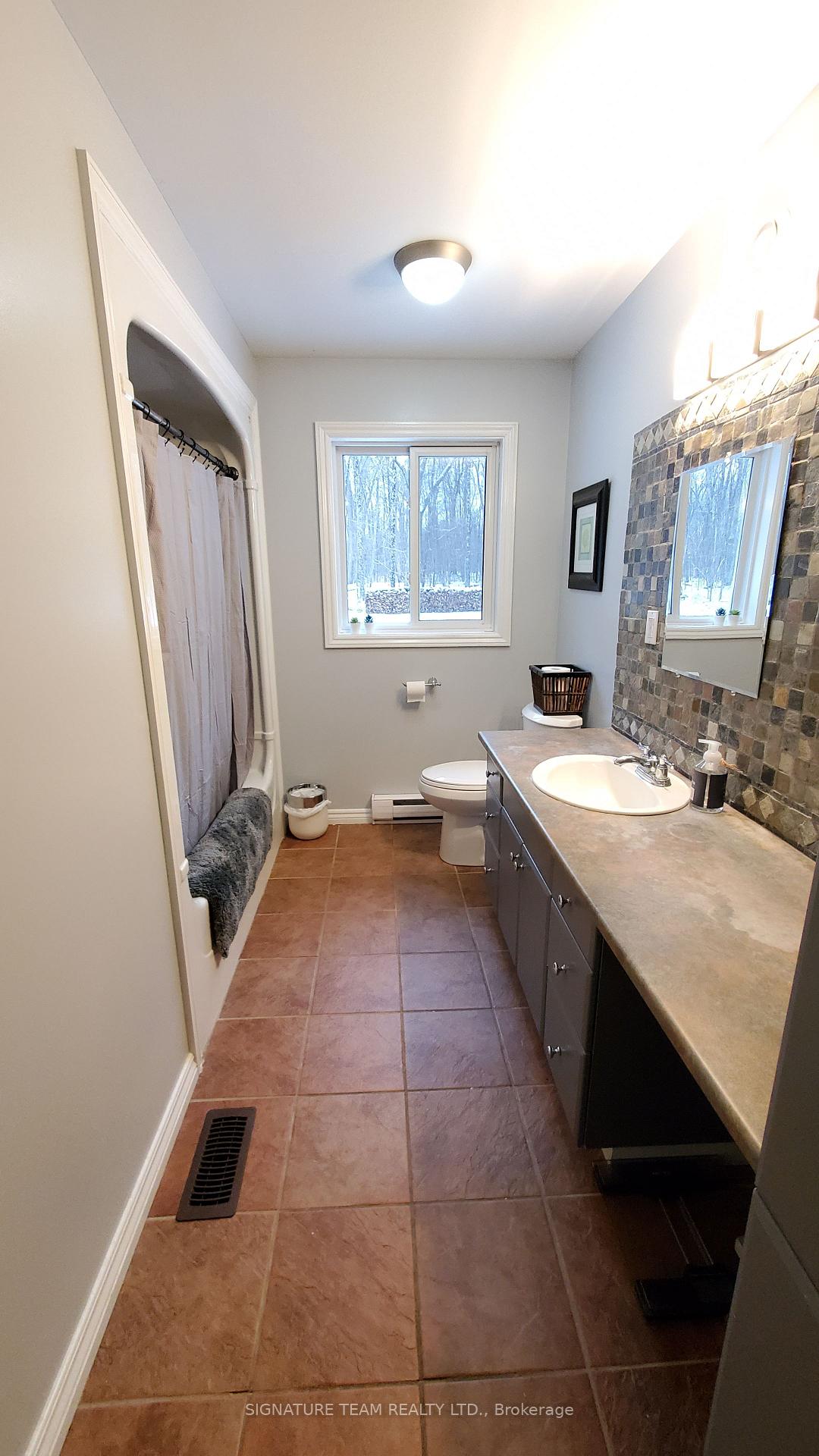 Photo 14 of 146 Deerfield Drive, McNab/Braeside, Mcnab/Braeside Twps — HOMEH