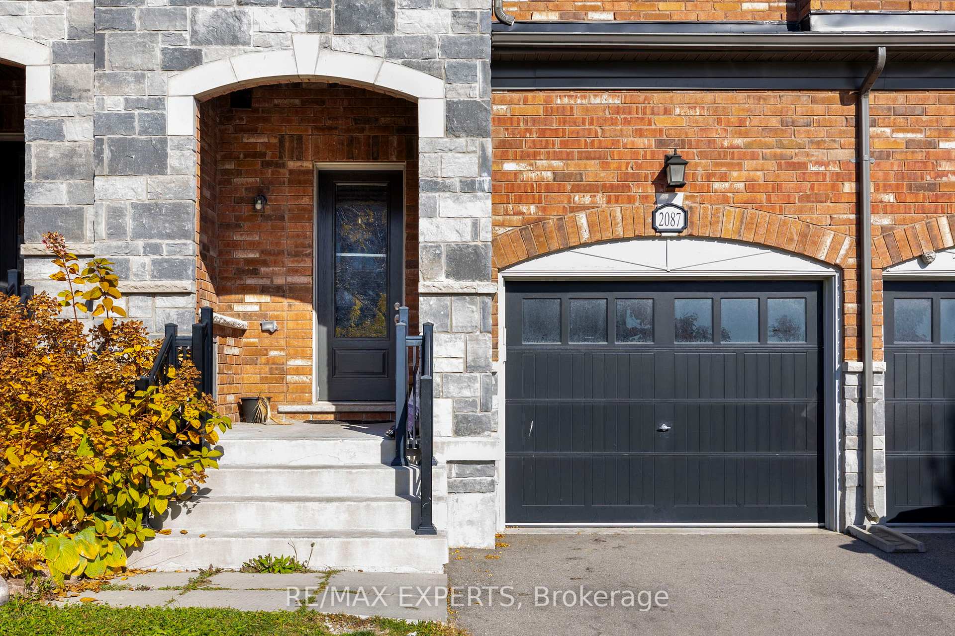 Photo 4 of 2087 Dale Road, Innisfil, Alcona — HOMEH