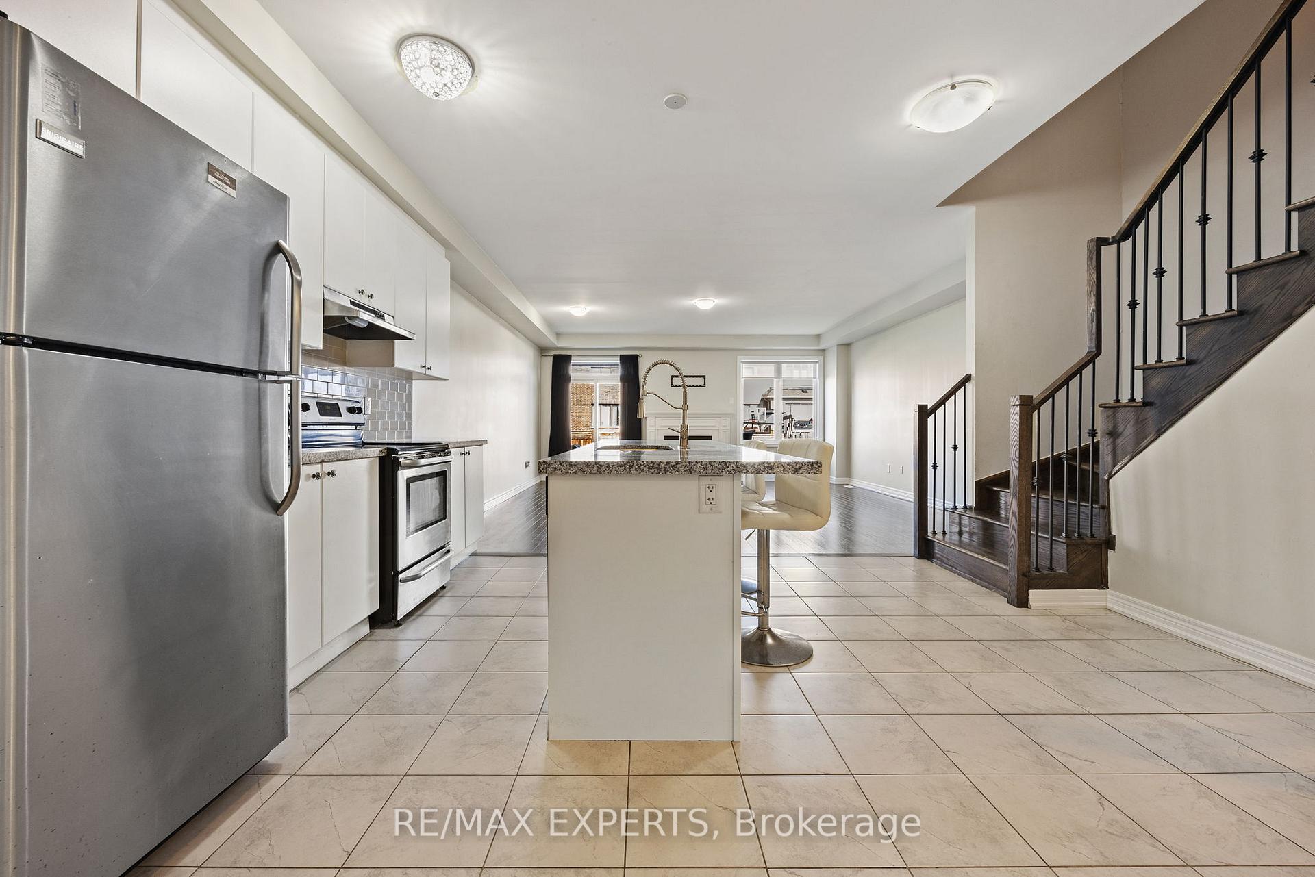 Photo 6 of 2087 Dale Road, Innisfil, Alcona — HOMEH