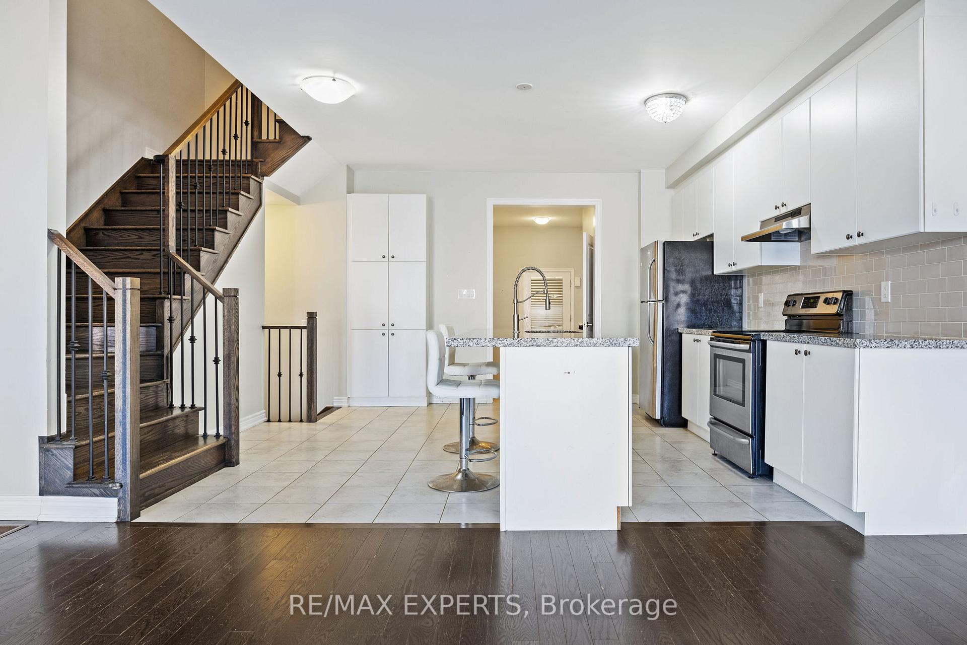 Photo 10 of 2087 Dale Road, Innisfil, Alcona — HOMEH