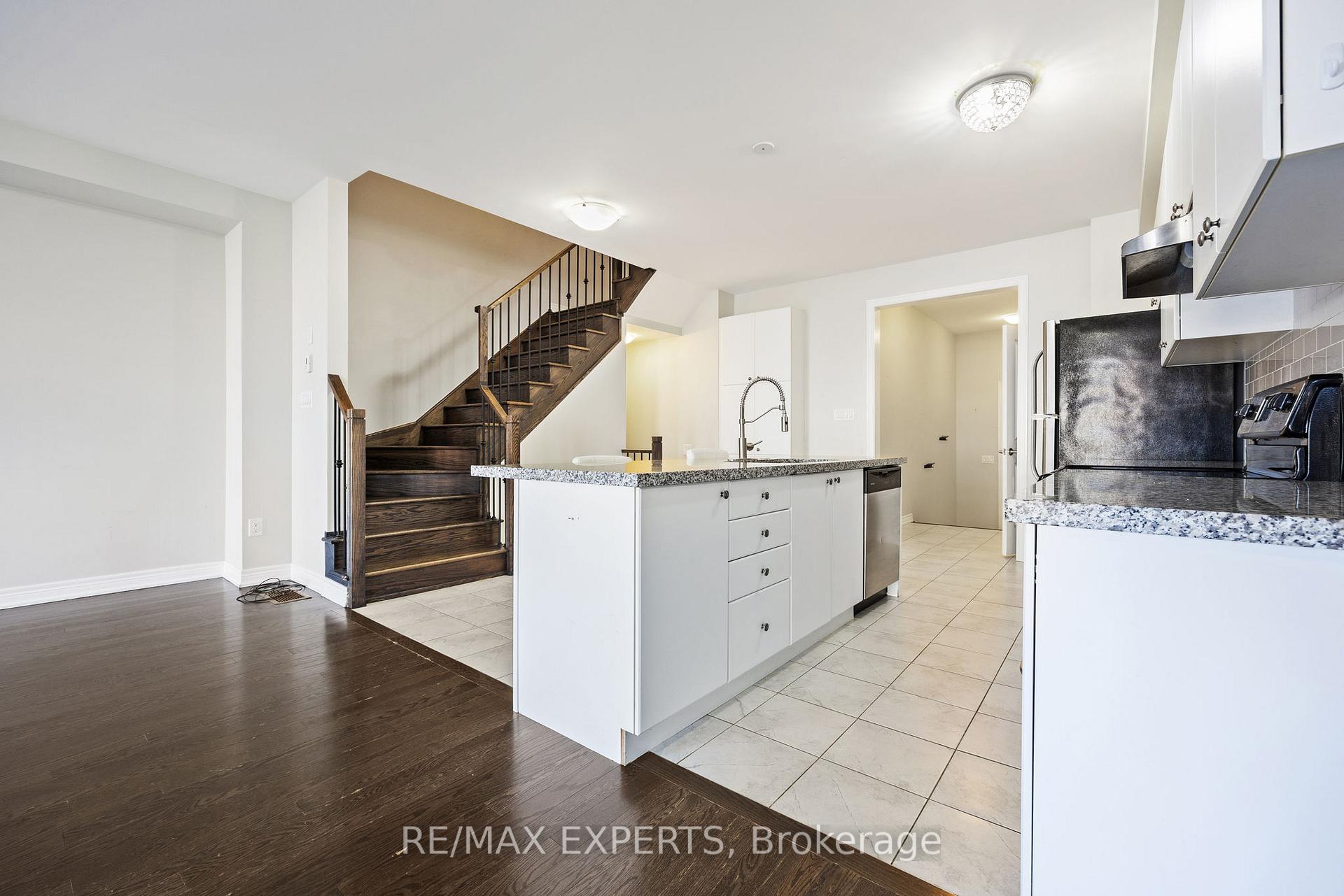 Photo 11 of 2087 Dale Road, Innisfil, Alcona — HOMEH
