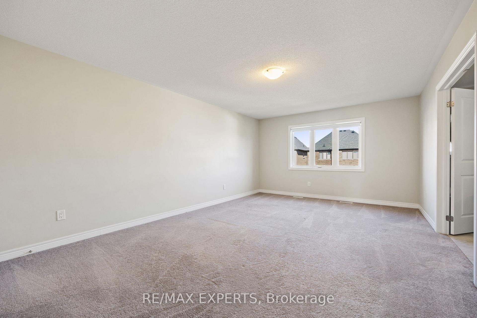 Photo 29 of 2087 Dale Road, Innisfil, Alcona — HOMEH