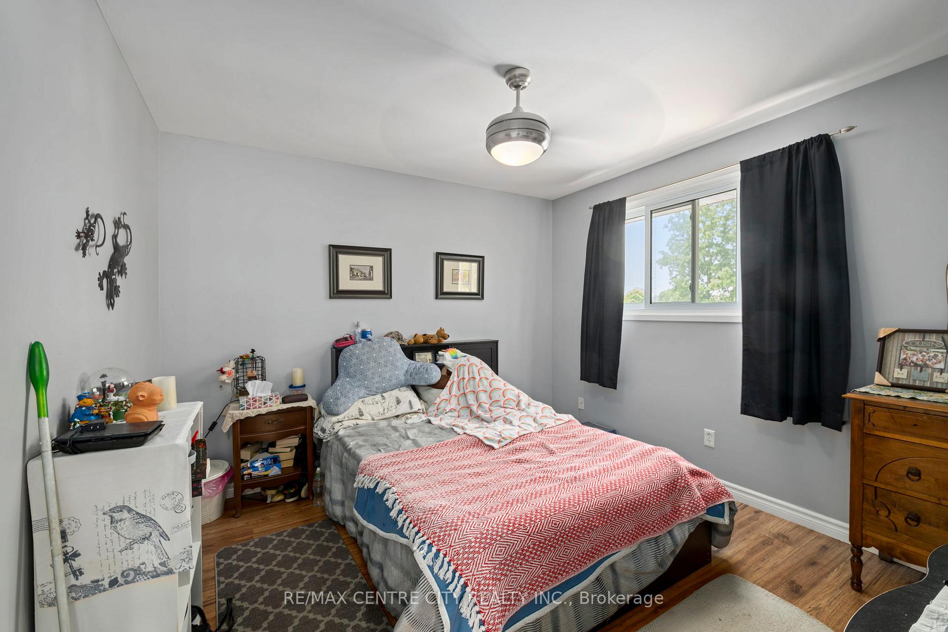 Photo 13 of 150 Culver Crescent, London, East H — HOMEH