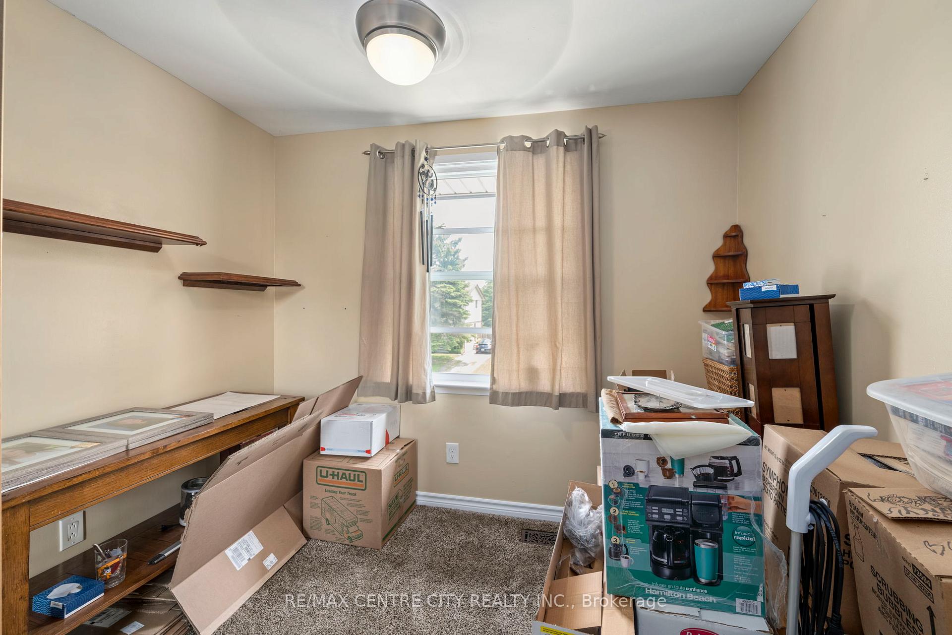 Photo 15 of 150 Culver Crescent, London, East H — HOMEH