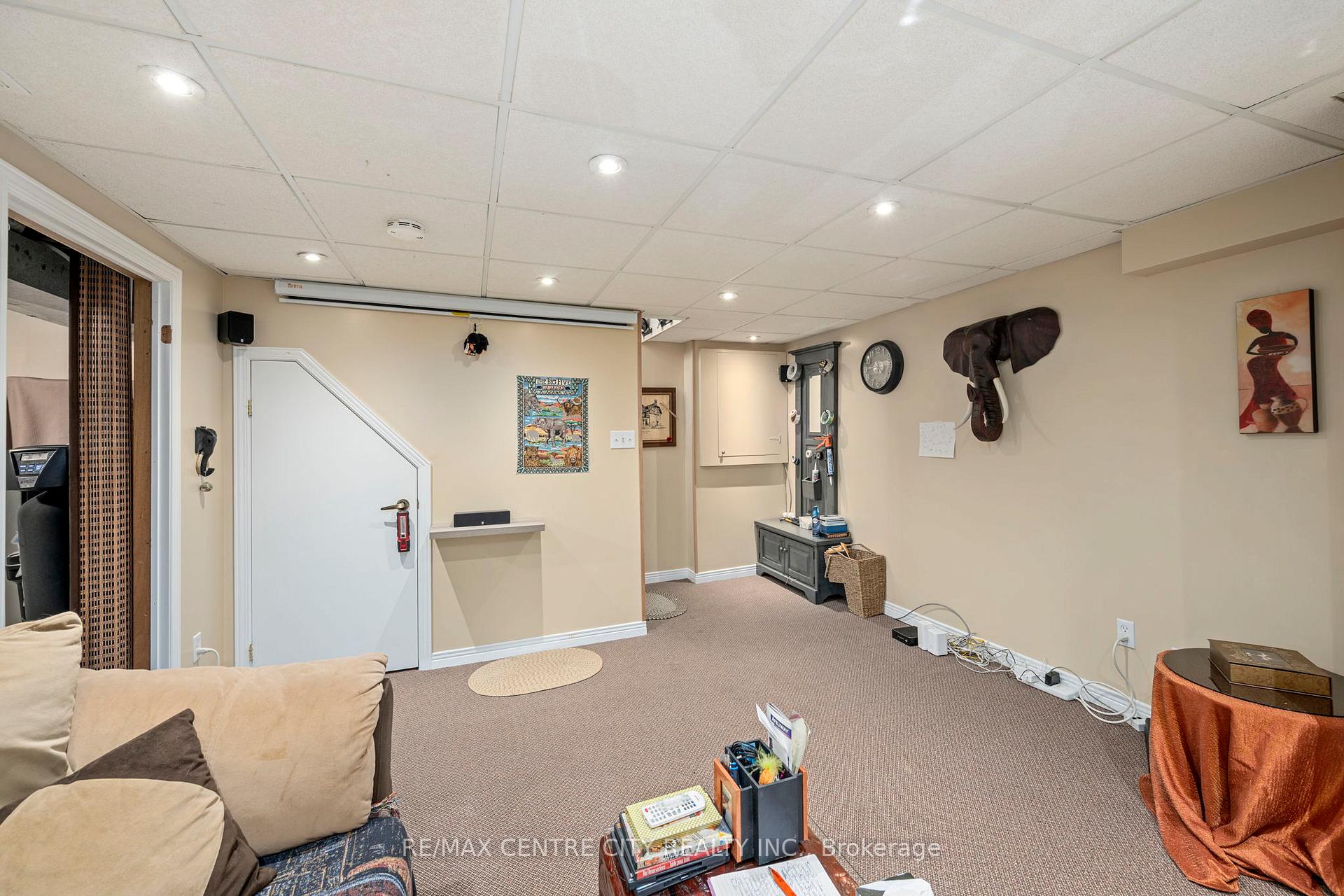 Photo 22 of 150 Culver Crescent, London, East H — HOMEH
