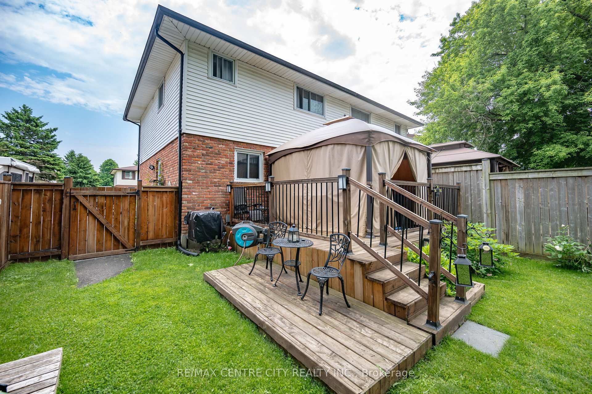 Photo 26 of 150 Culver Crescent, London, East H — HOMEH