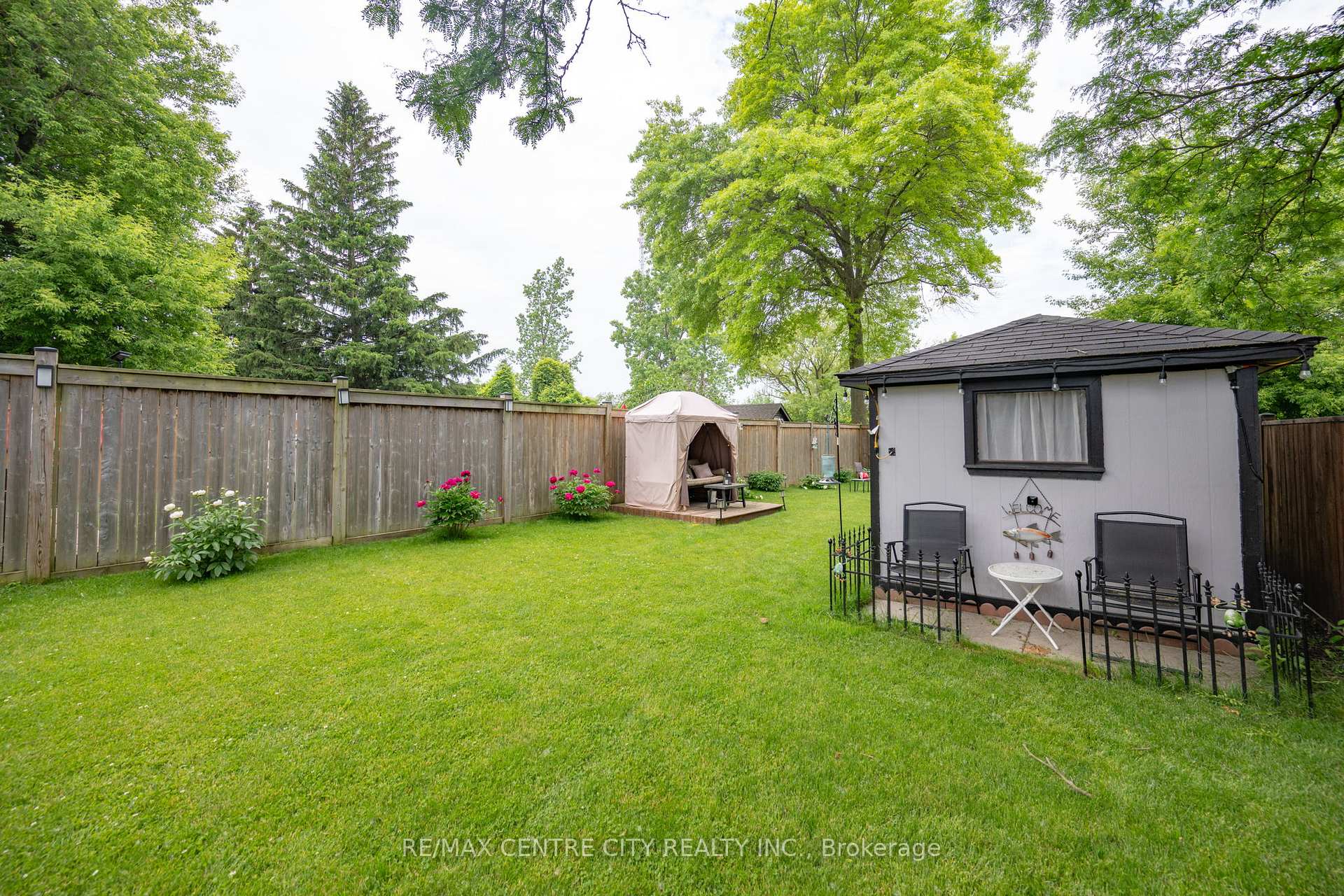 Photo 27 of 150 Culver Crescent, London, East H — HOMEH