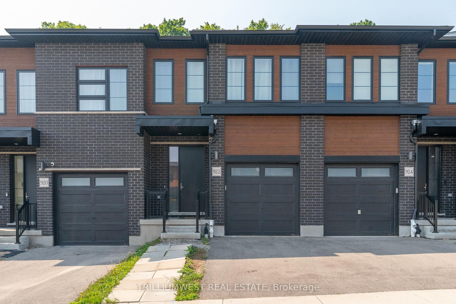 Photo 1 of 922 Robert Ferrie Drive, Kitchener — HOMEH
