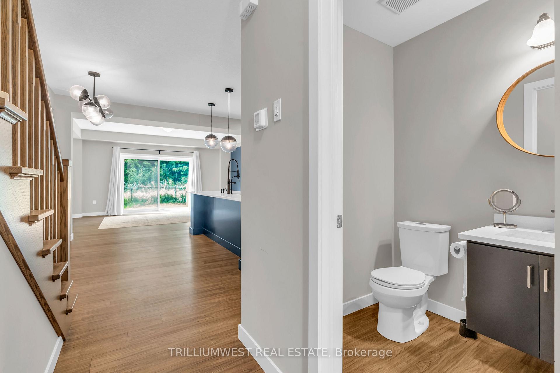 Photo 7 of 922 Robert Ferrie Drive, Kitchener — HOMEH