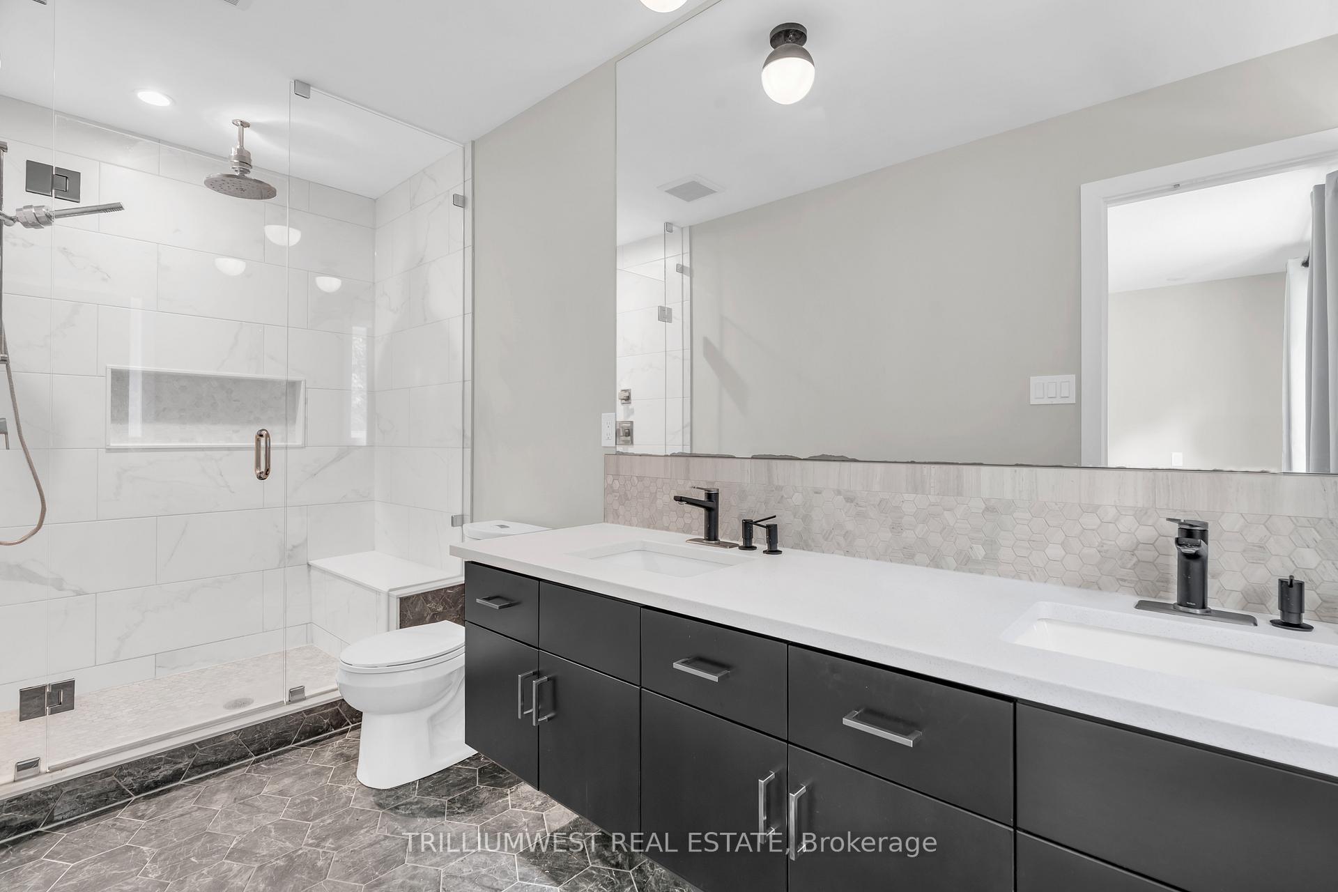 Photo 26 of 922 Robert Ferrie Drive, Kitchener — HOMEH