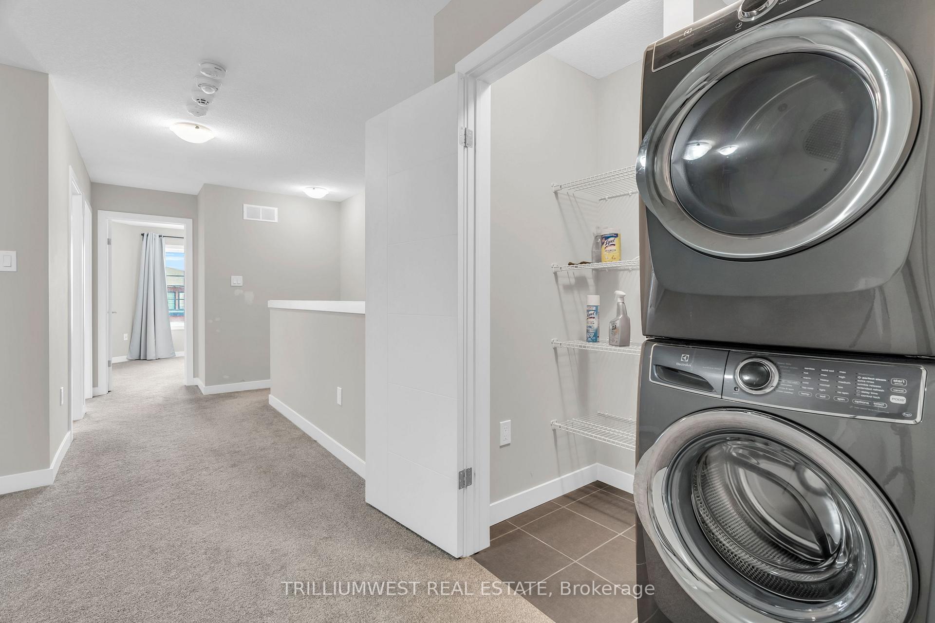 Photo 27 of 922 Robert Ferrie Drive, Kitchener — HOMEH
