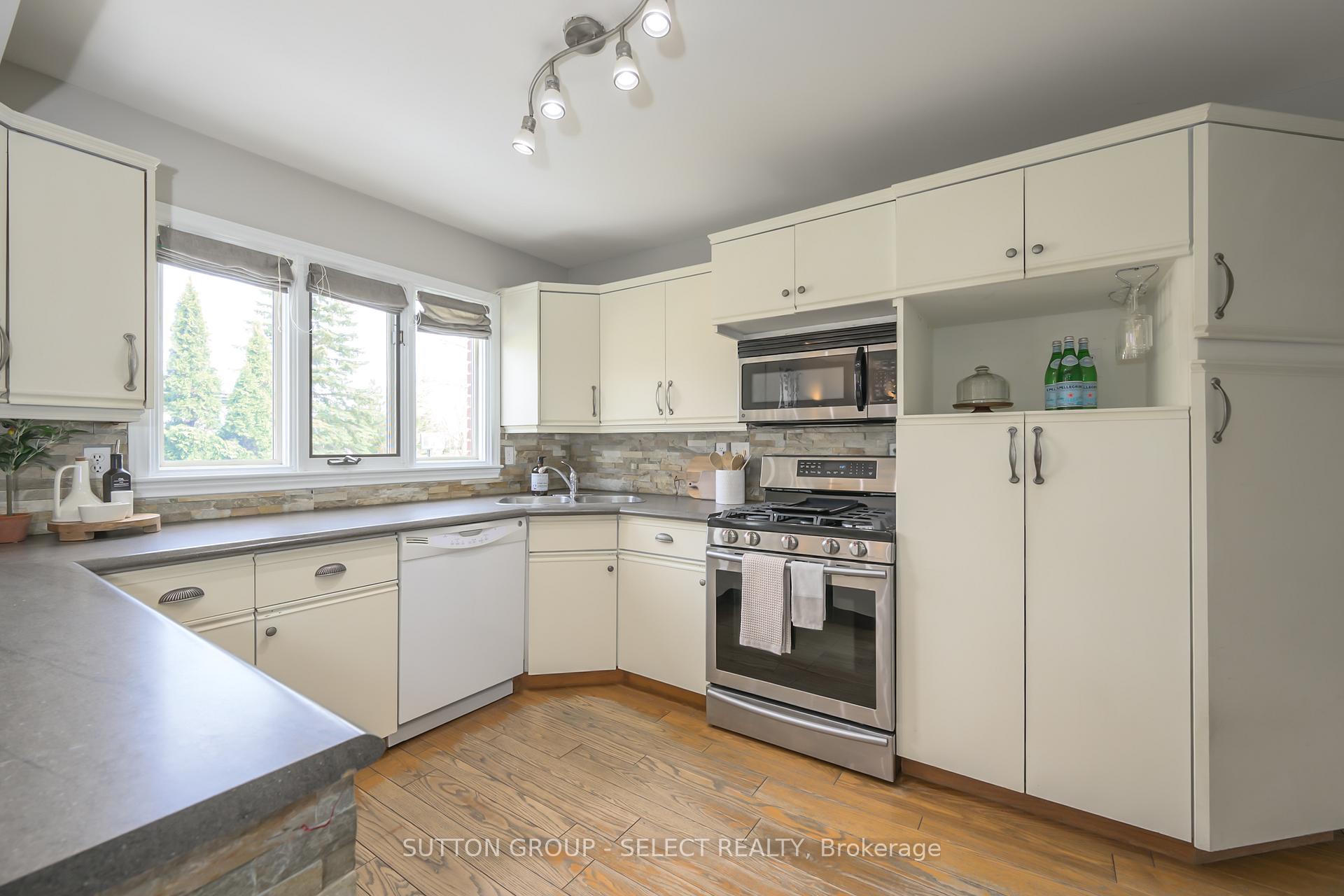 Photo 7 of 283 Lewis Avenue, Lucan Biddulph, Lucan — HOMEH