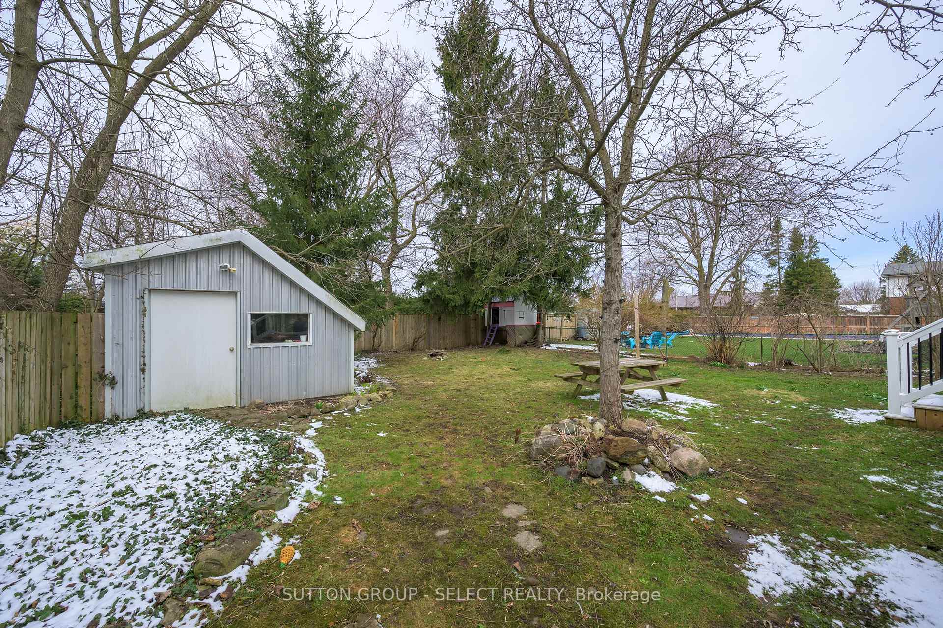 Photo 17 of 283 Lewis Avenue, Lucan Biddulph, Lucan — HOMEH