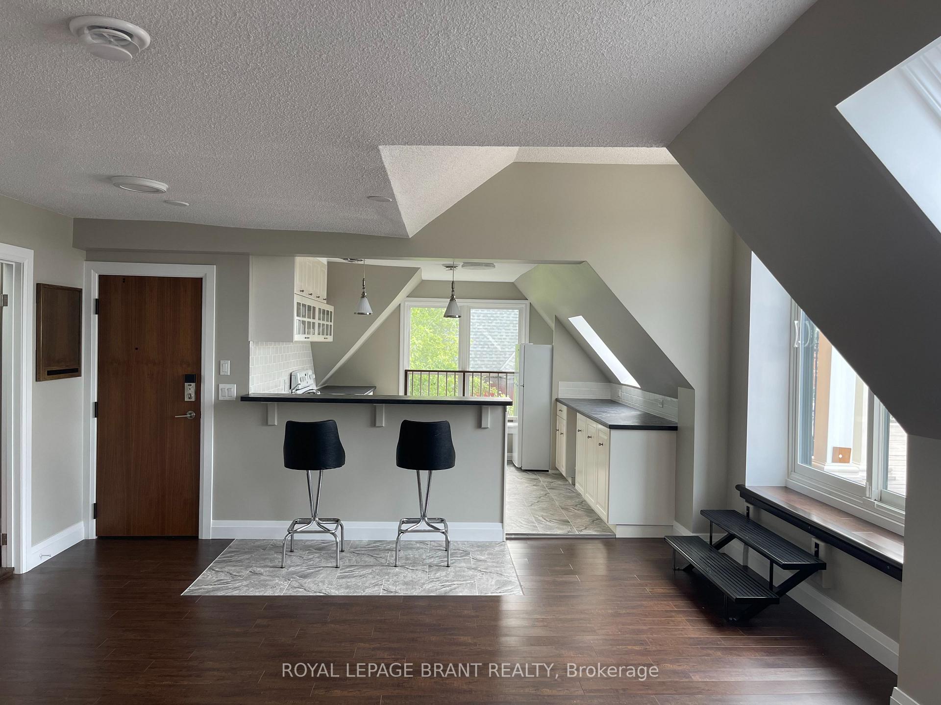 Photo 8 of Unit 5, 133 George Street, Hamilton, Strathcona — HOMEH