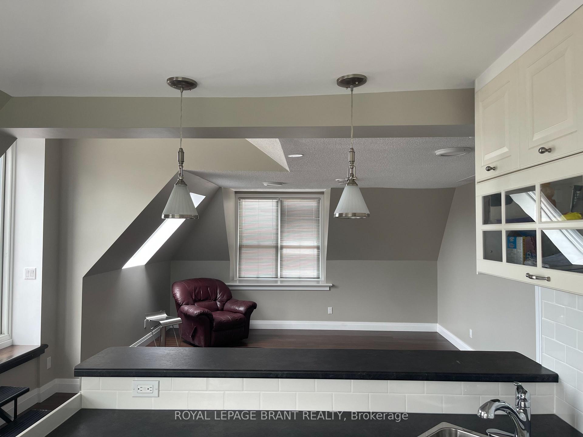 Photo 10 of Unit 5, 133 George Street, Hamilton, Strathcona — HOMEH