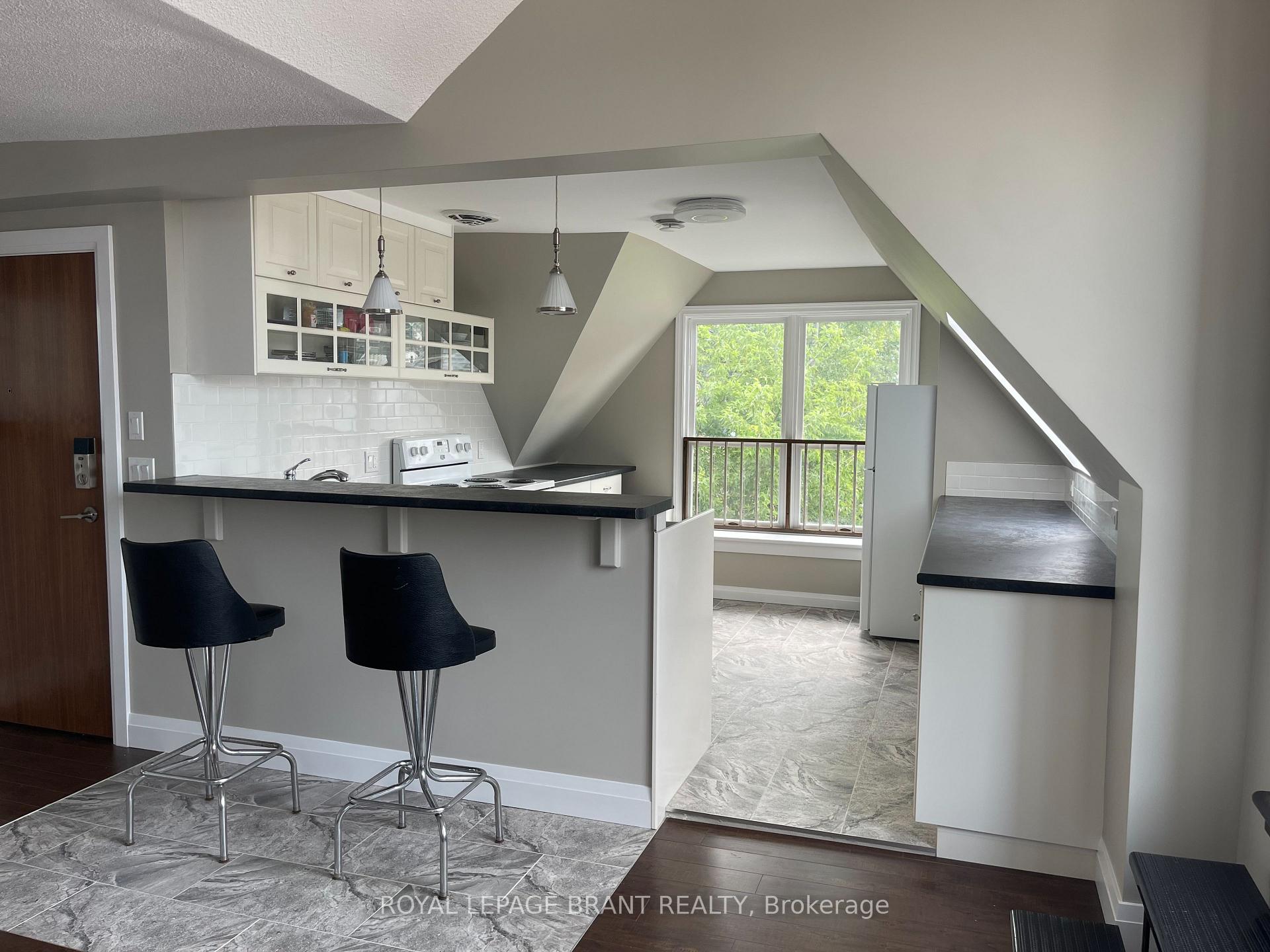 Photo 11 of Unit 5, 133 George Street, Hamilton, Strathcona — HOMEH