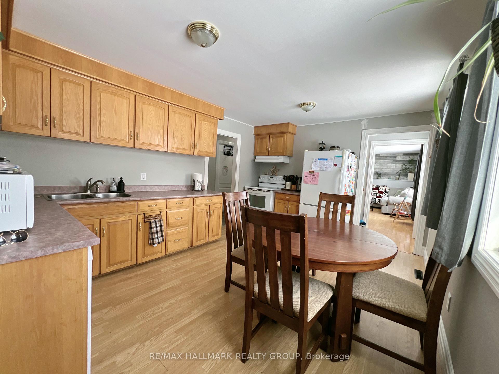 Photo 5 of 38 William Meek Drive, McNab/Braeside, Mcnab/Braeside Twps — HOMEH