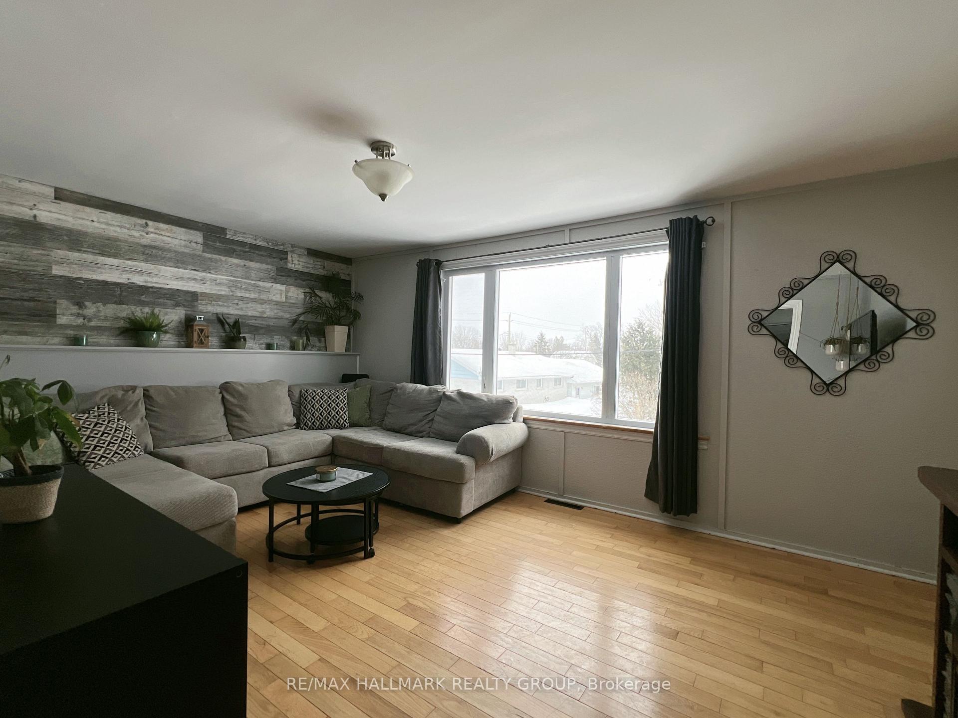 Photo 10 of 38 William Meek Drive, McNab/Braeside, Mcnab/Braeside Twps — HOMEH