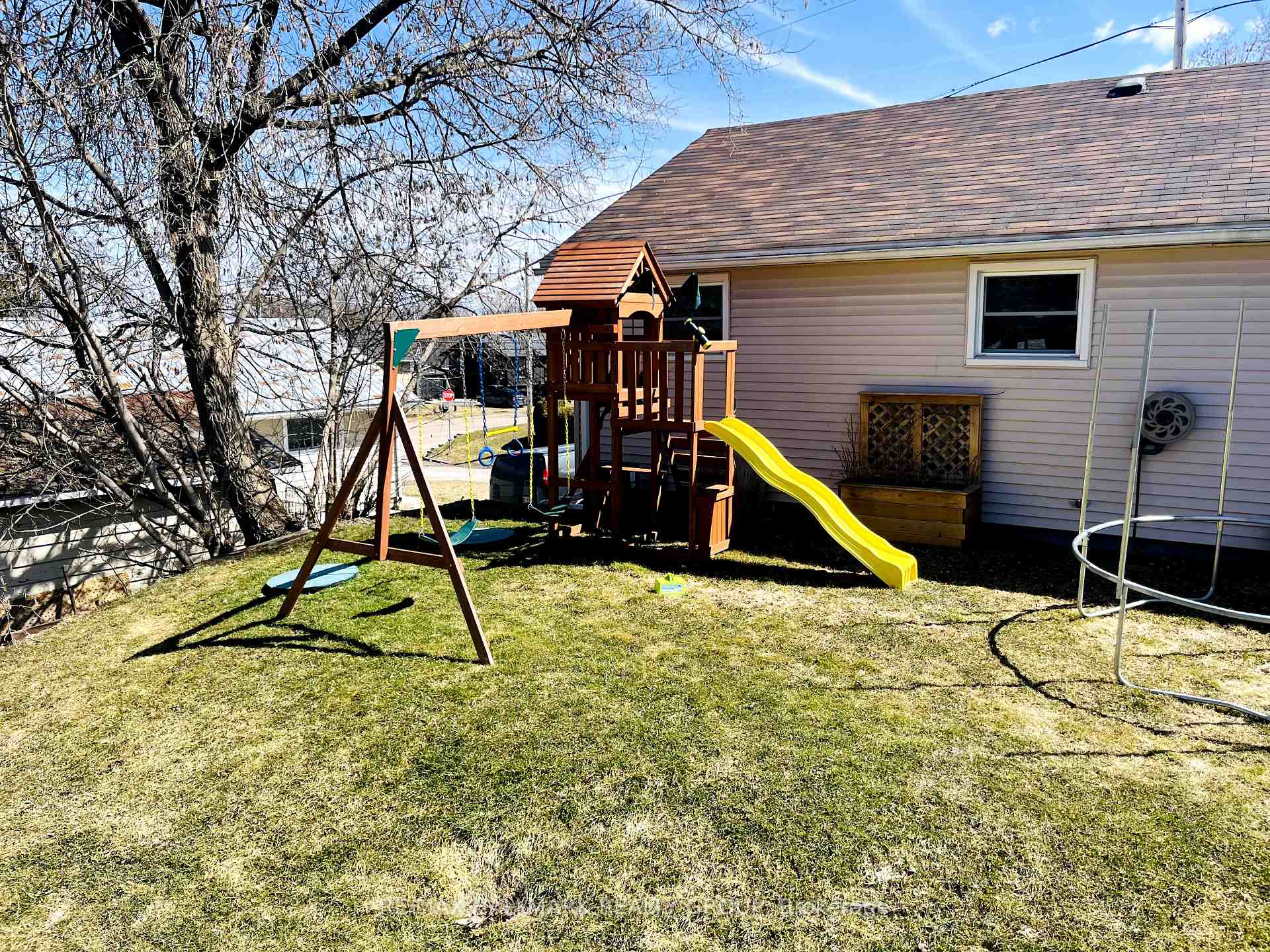 Photo 25 of 38 William Meek Drive, McNab/Braeside, Mcnab/Braeside Twps — HOMEH