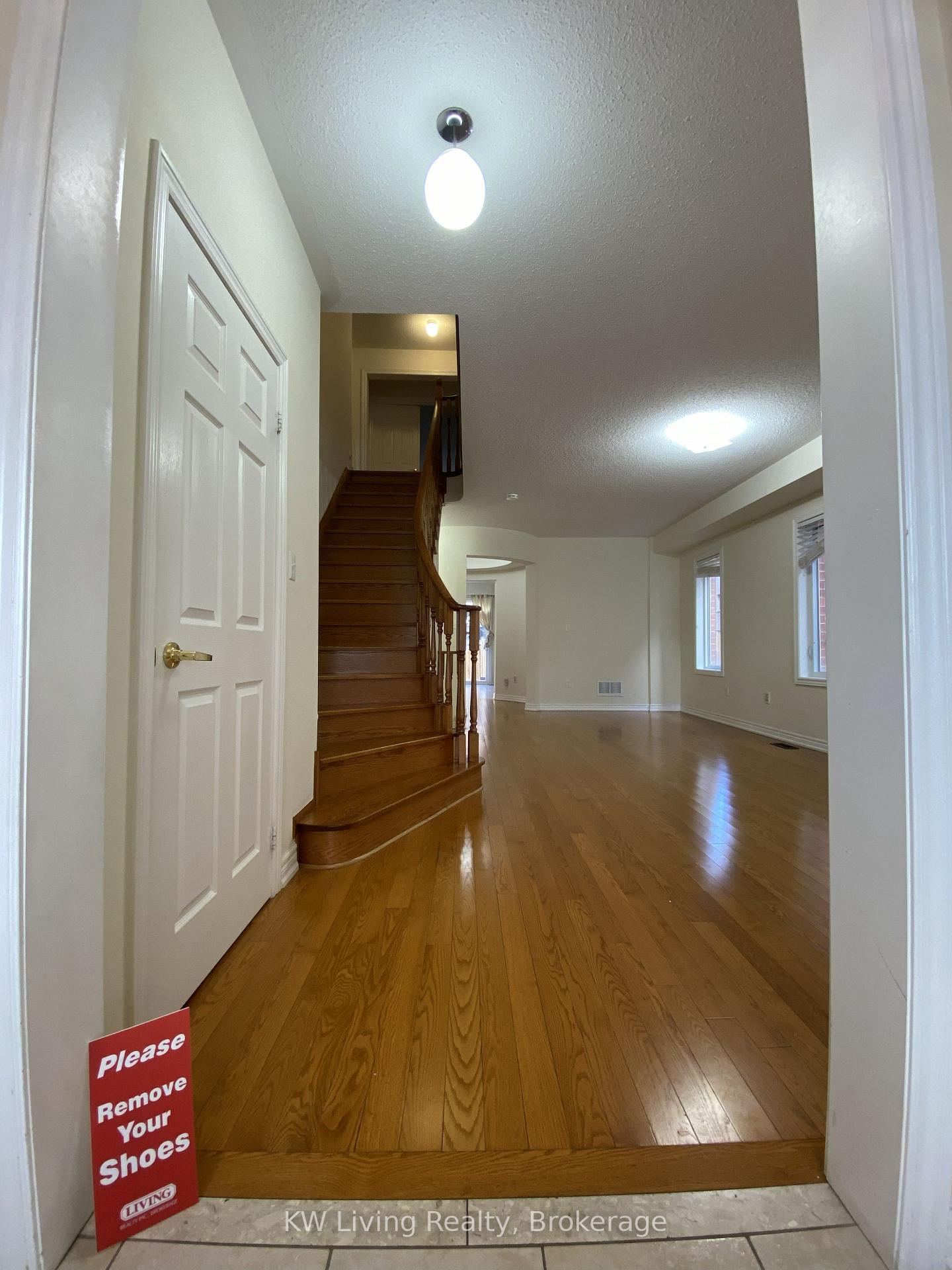 Photo 2 of 42 Foshan Avenue, Markham, Berczy — HOMEH