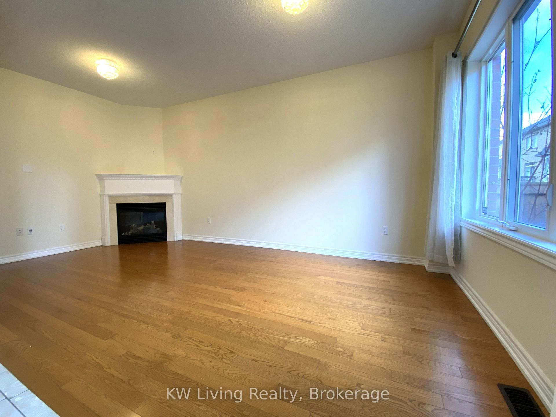 Photo 5 of 42 Foshan Avenue, Markham, Berczy — HOMEH