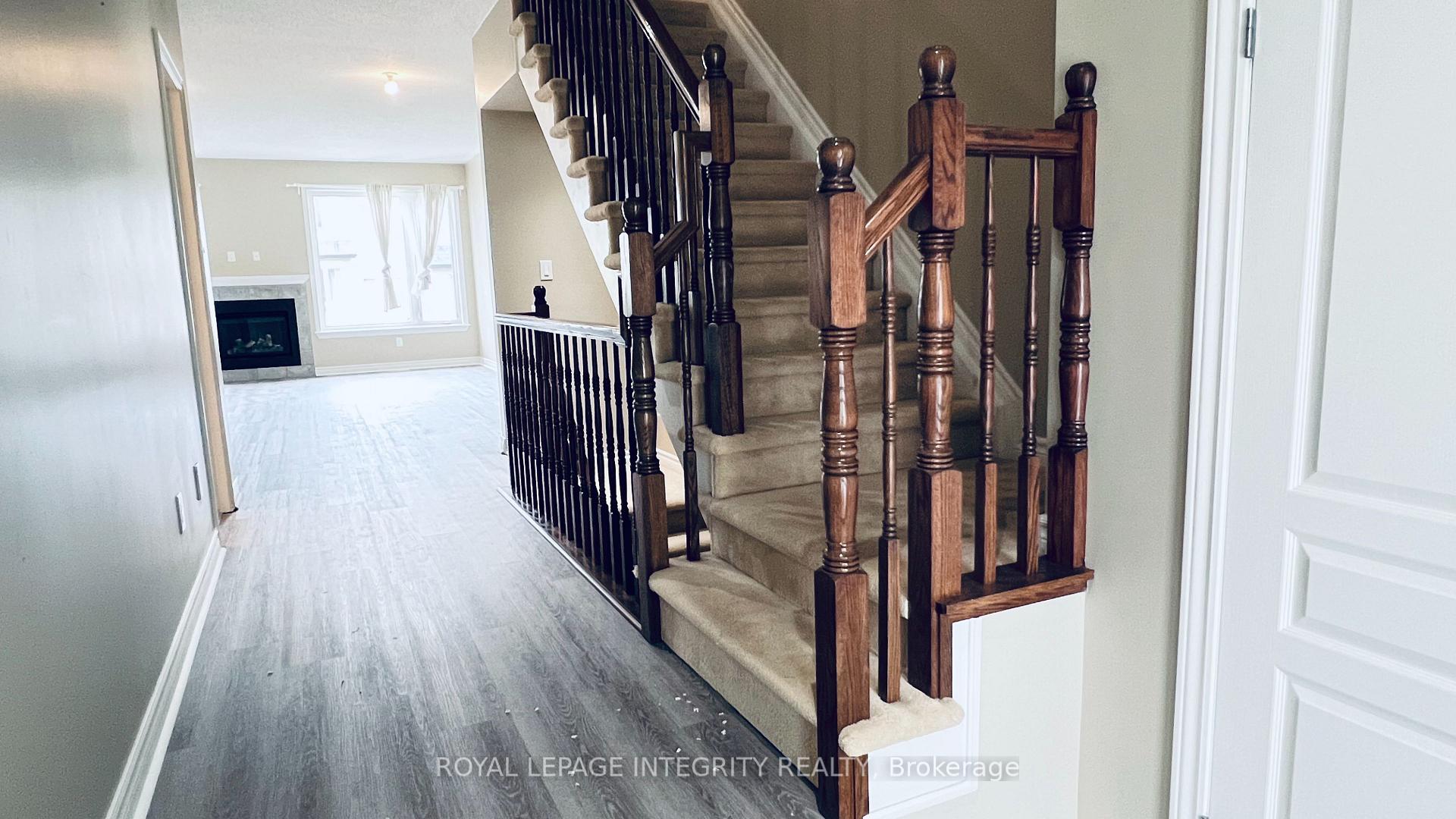 Photo 2 of 945 Fletcher Circle, Ottawa, Kanata - Kanata Lakes/Heritage Hills — HOMEH