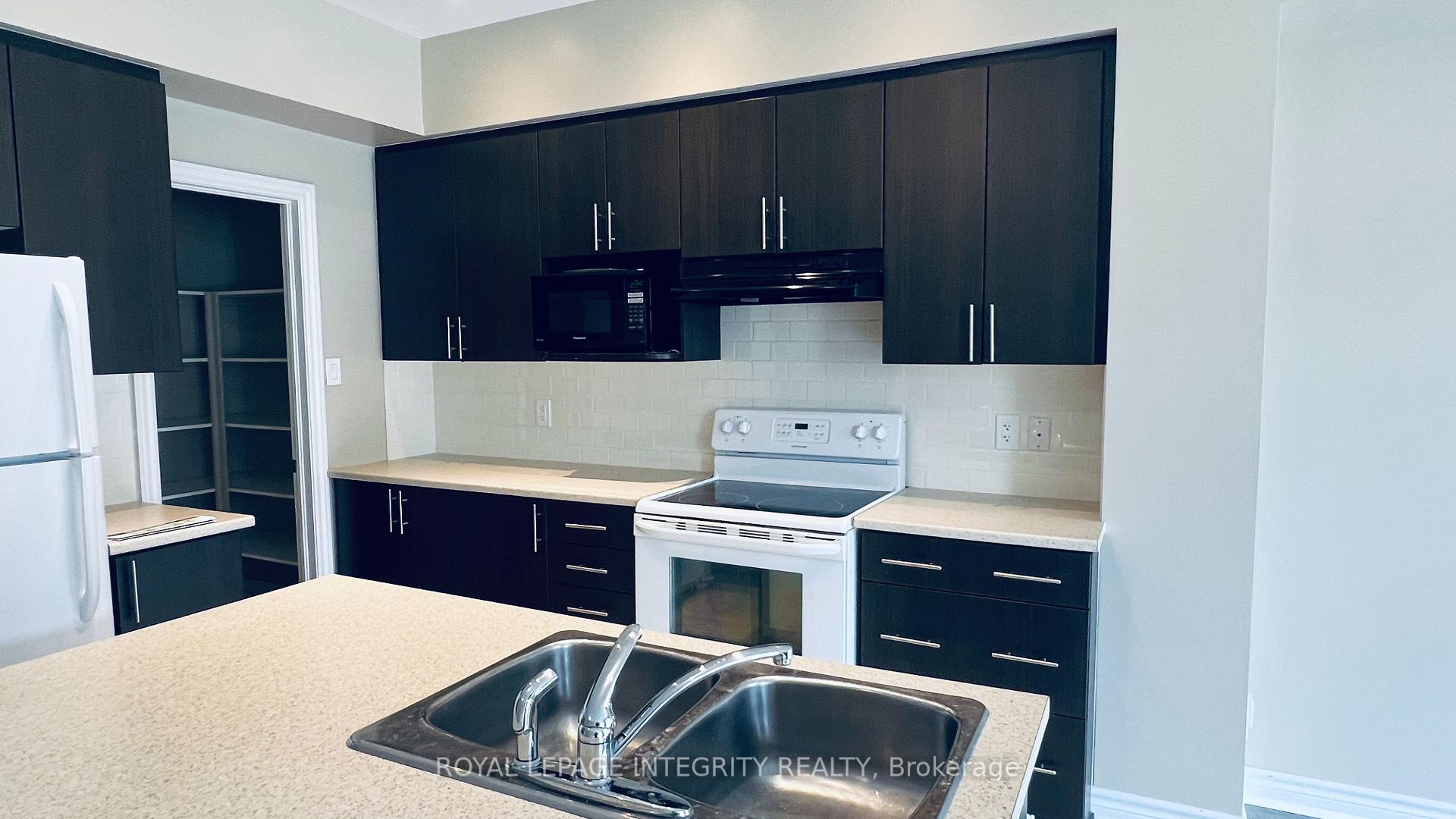 Photo 6 of 945 Fletcher Circle, Ottawa, Kanata - Kanata Lakes/Heritage Hills — HOMEH